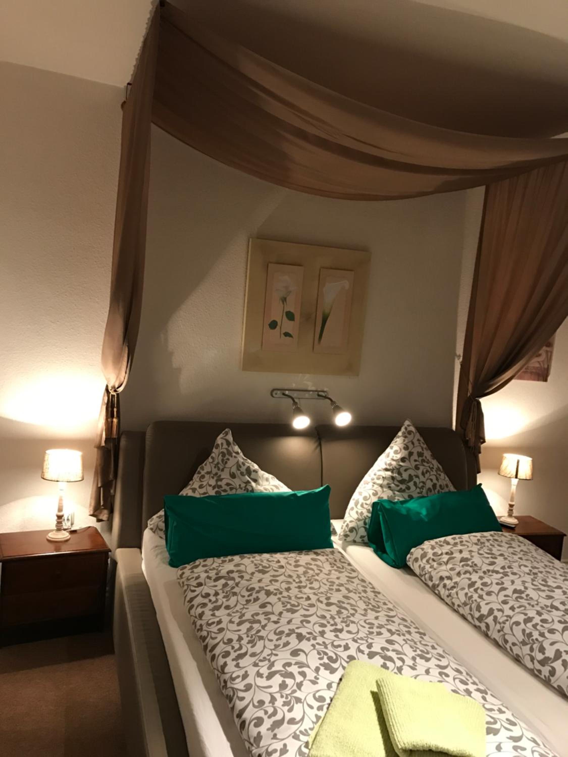 Double Room - Photo 9