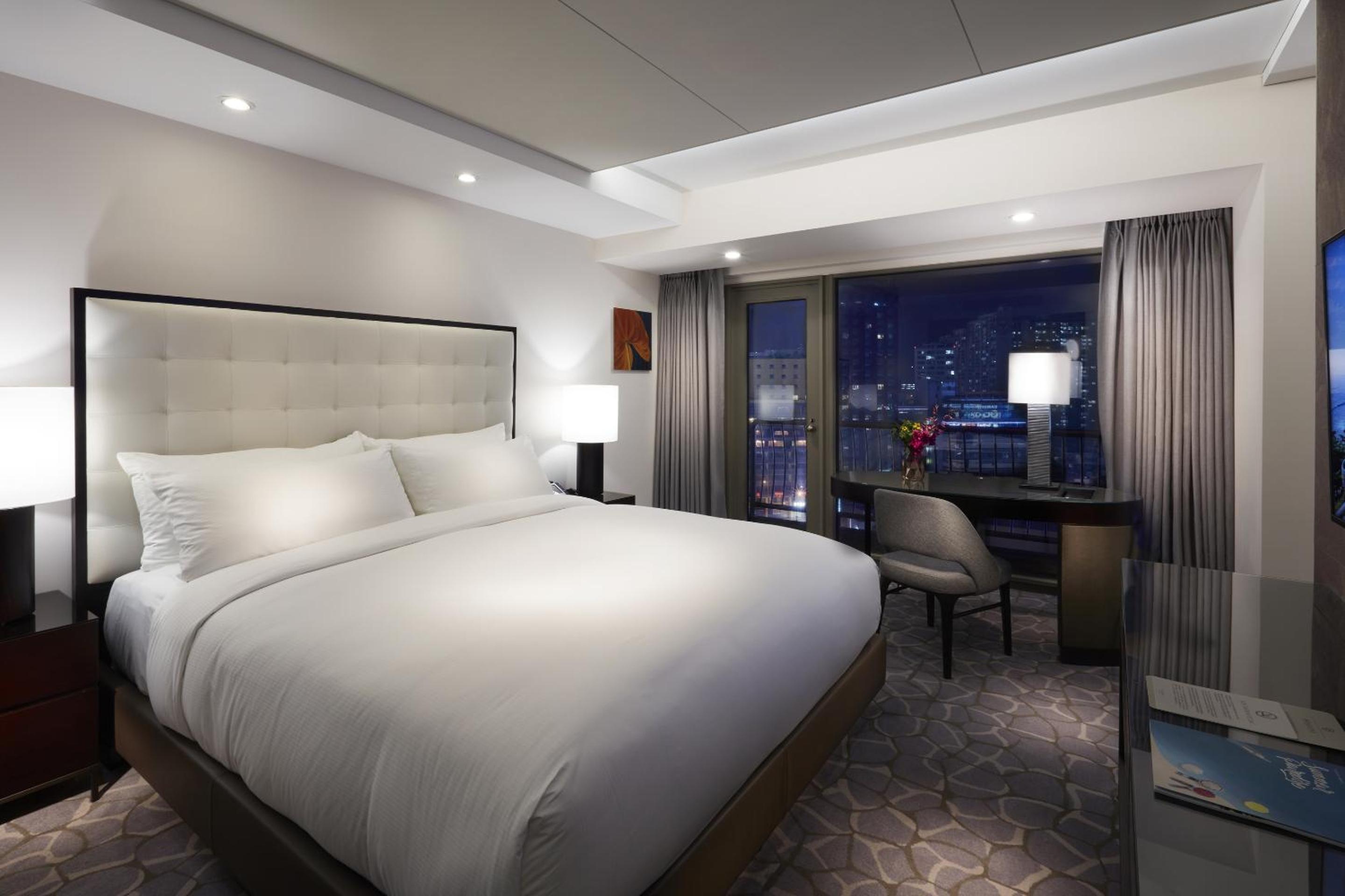 Junior Suite with City View - Main Building