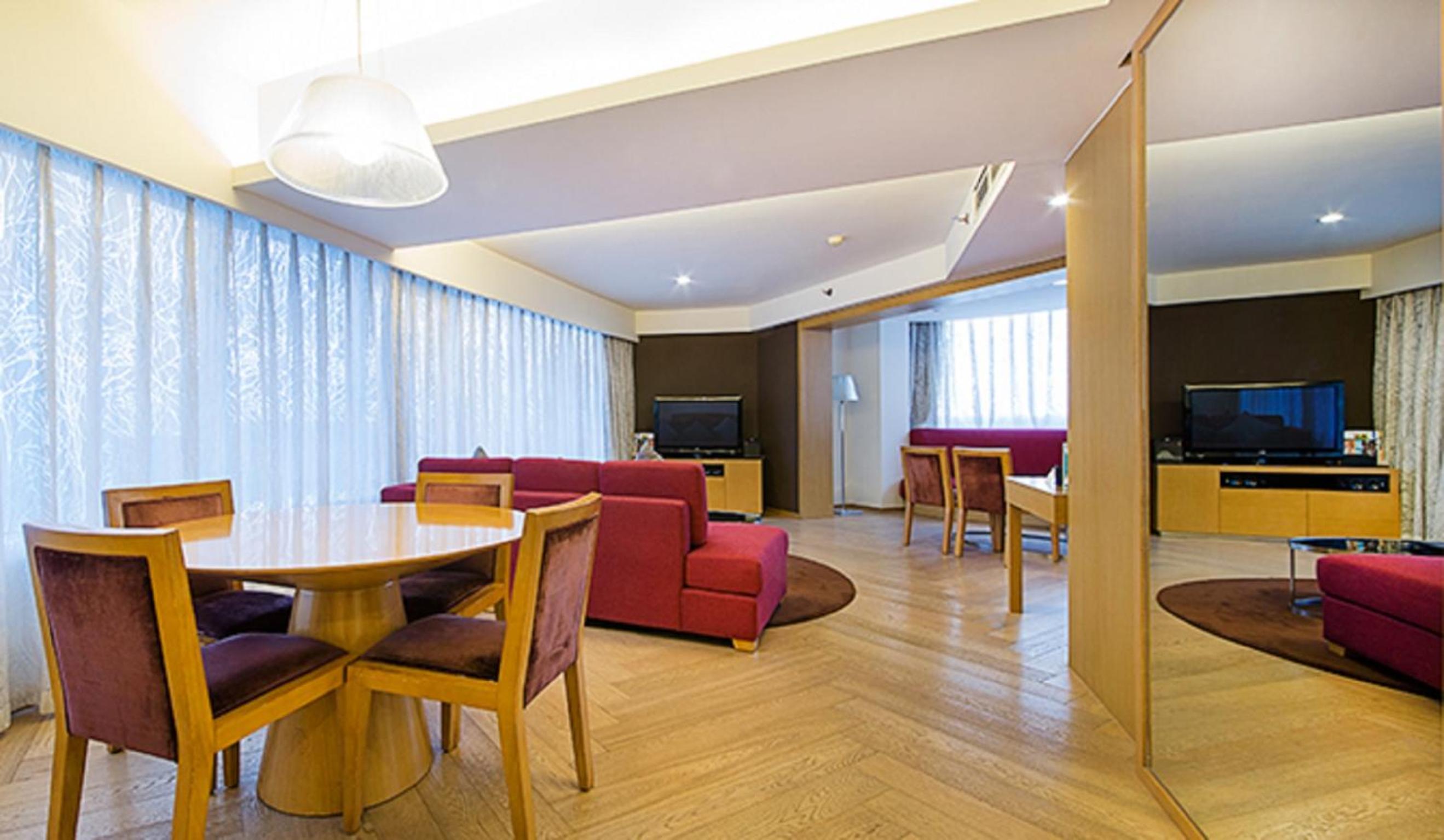 One-Bedroom Premier - Photo 7