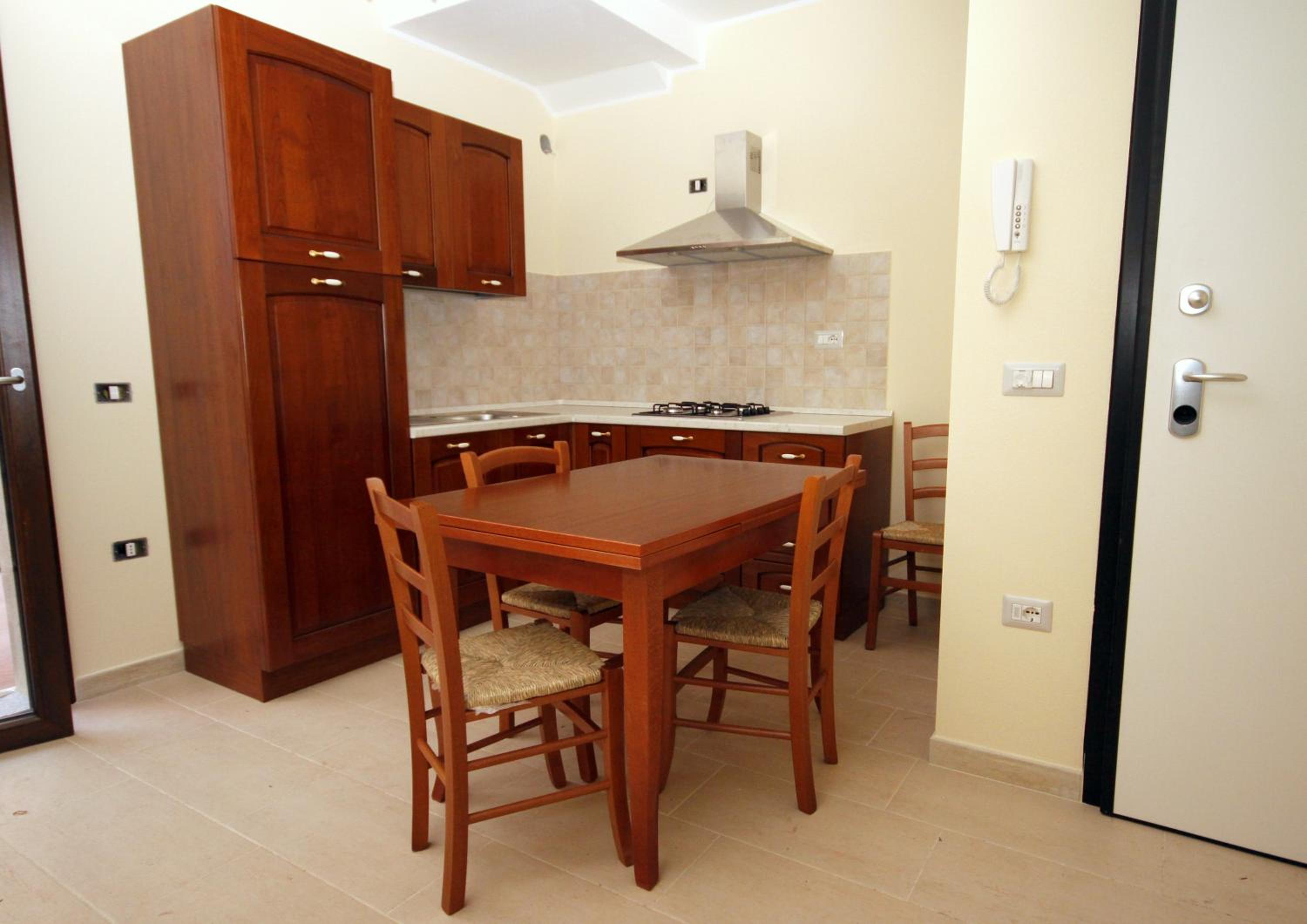 One-Bedroom Apartment photo 2