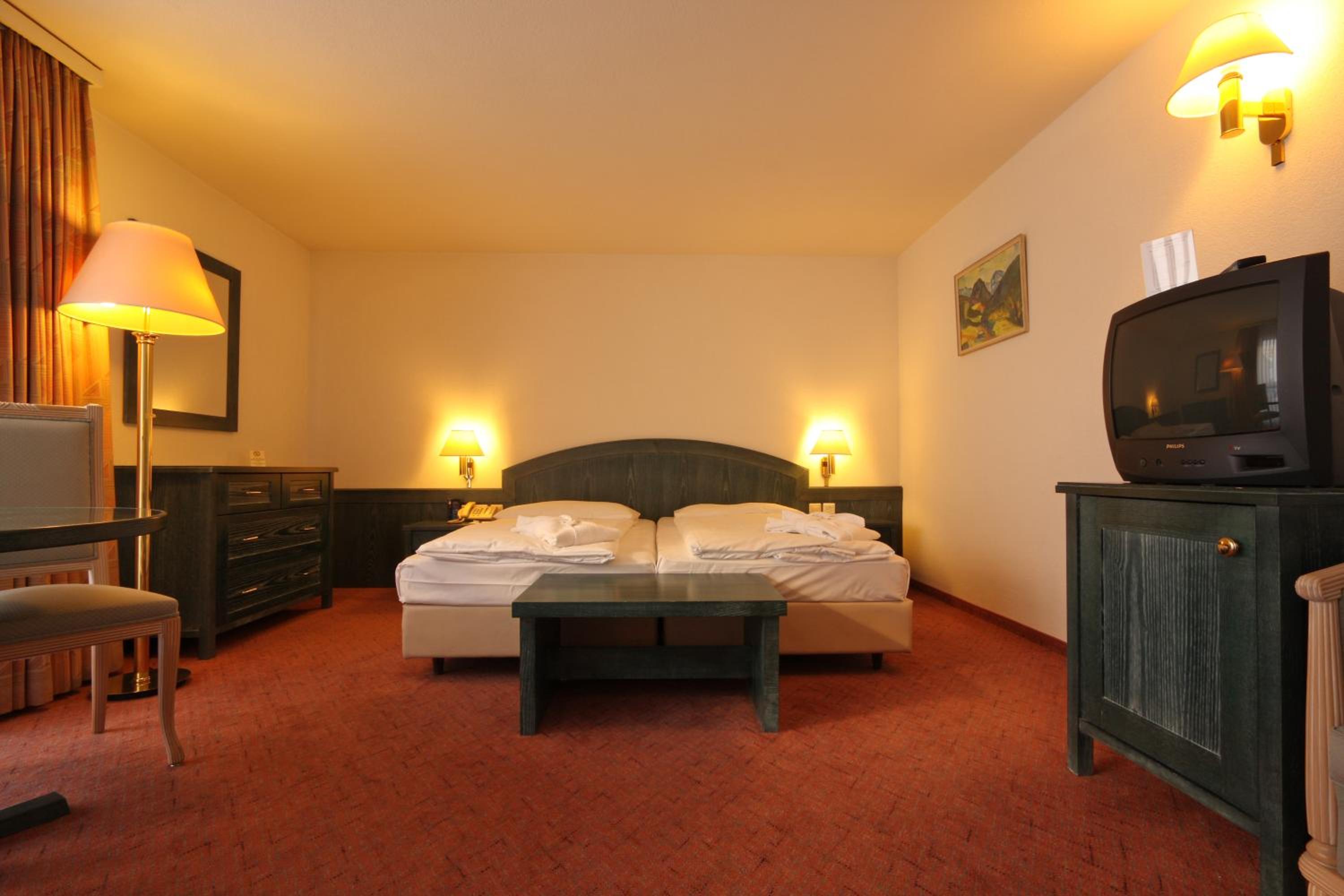 Junior Suite Superior with Balcony - Photo 1