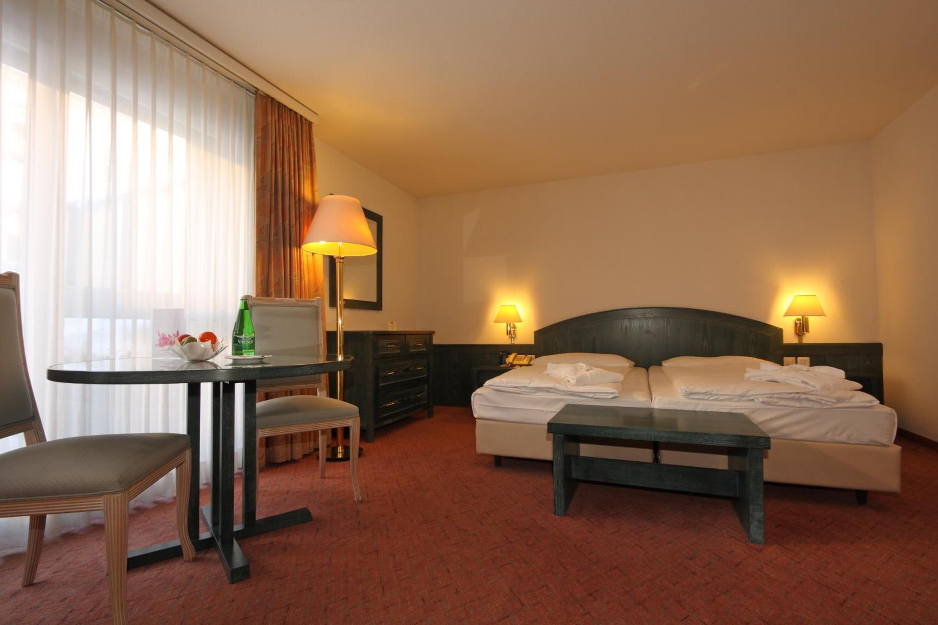 Junior Suite Superior with Balcony - Photo 2