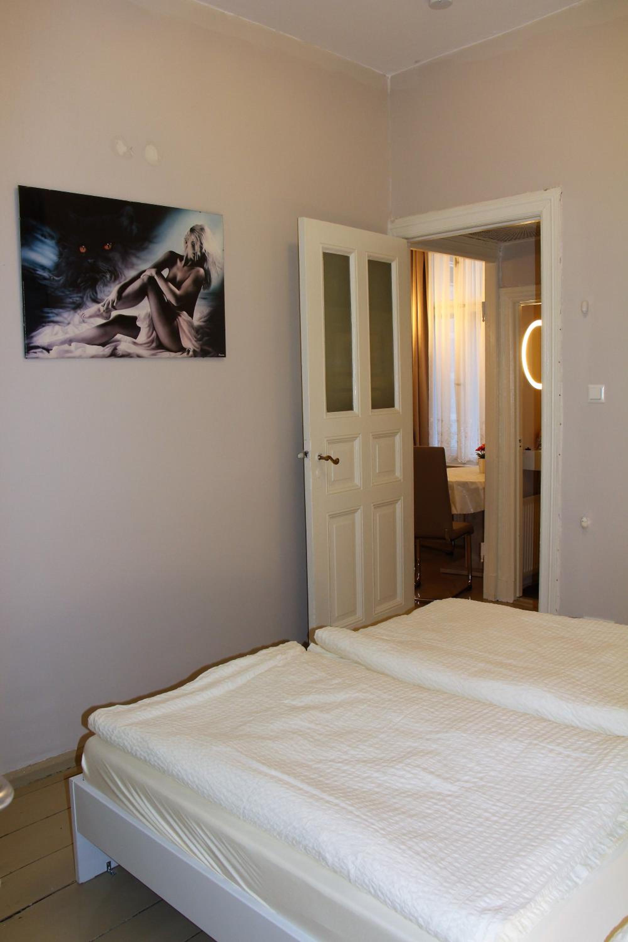 Apartment - Ground Floor photo 2