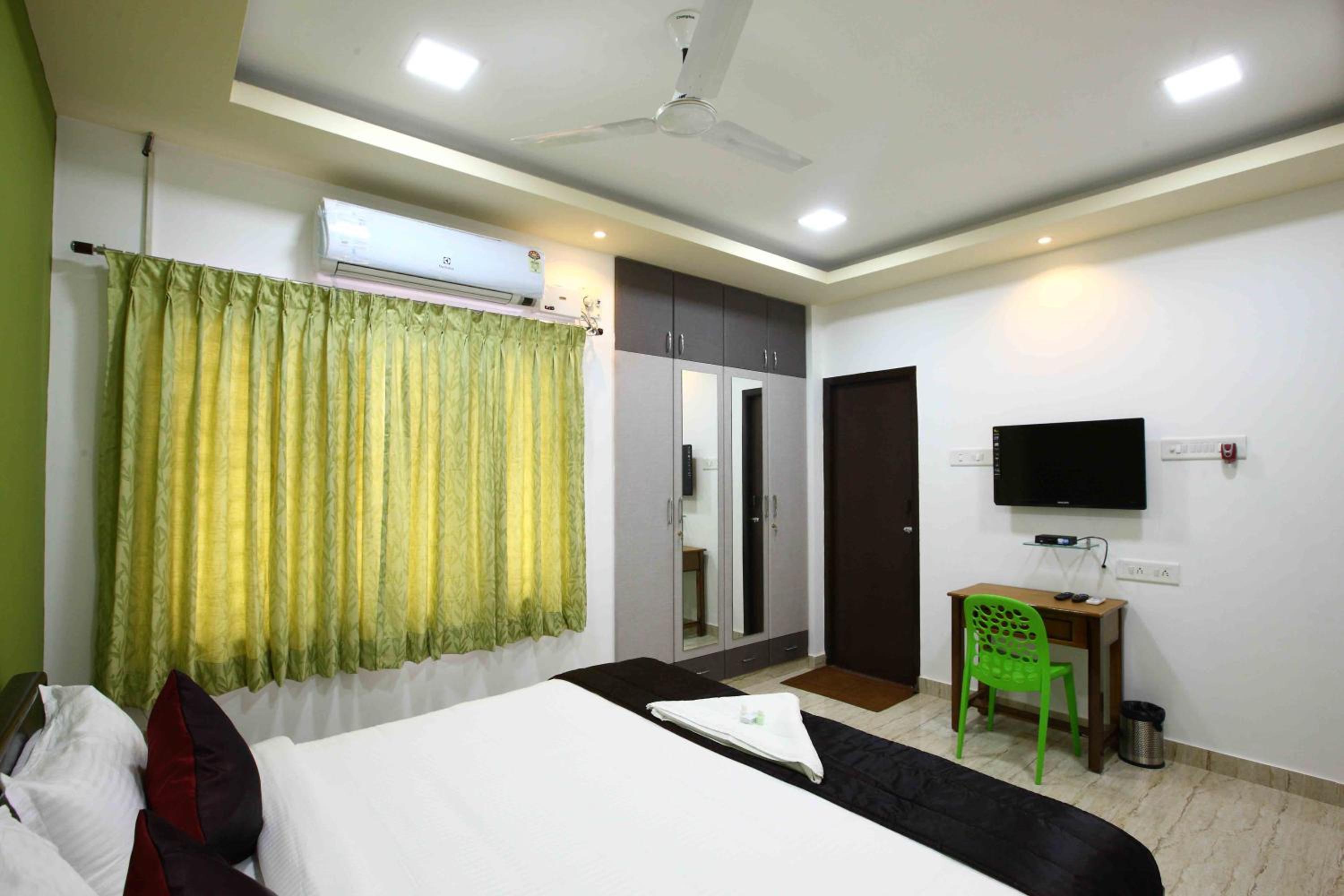 Double Room in an Apartment  photo 2