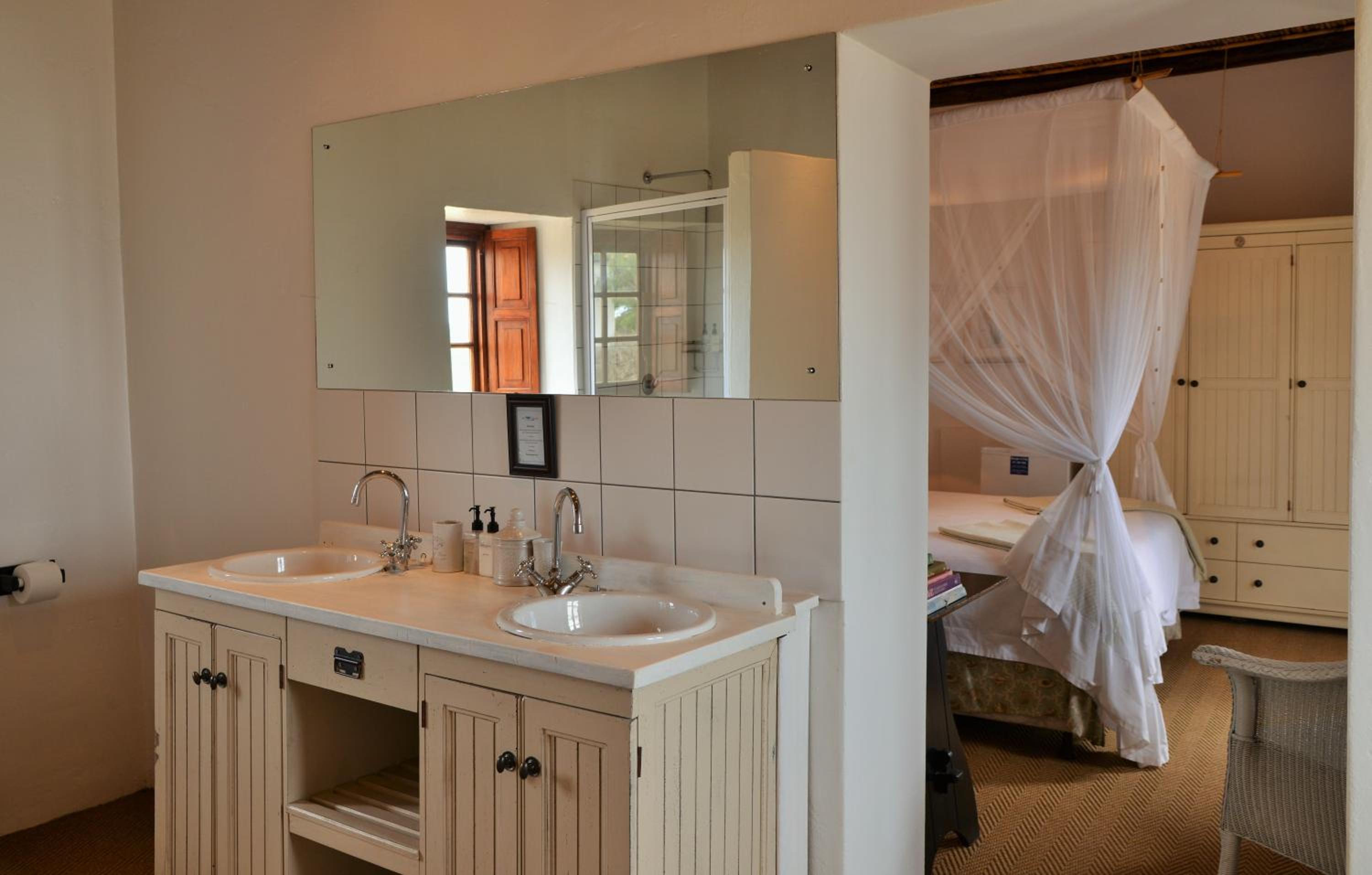 Stable Suite - Photo 2