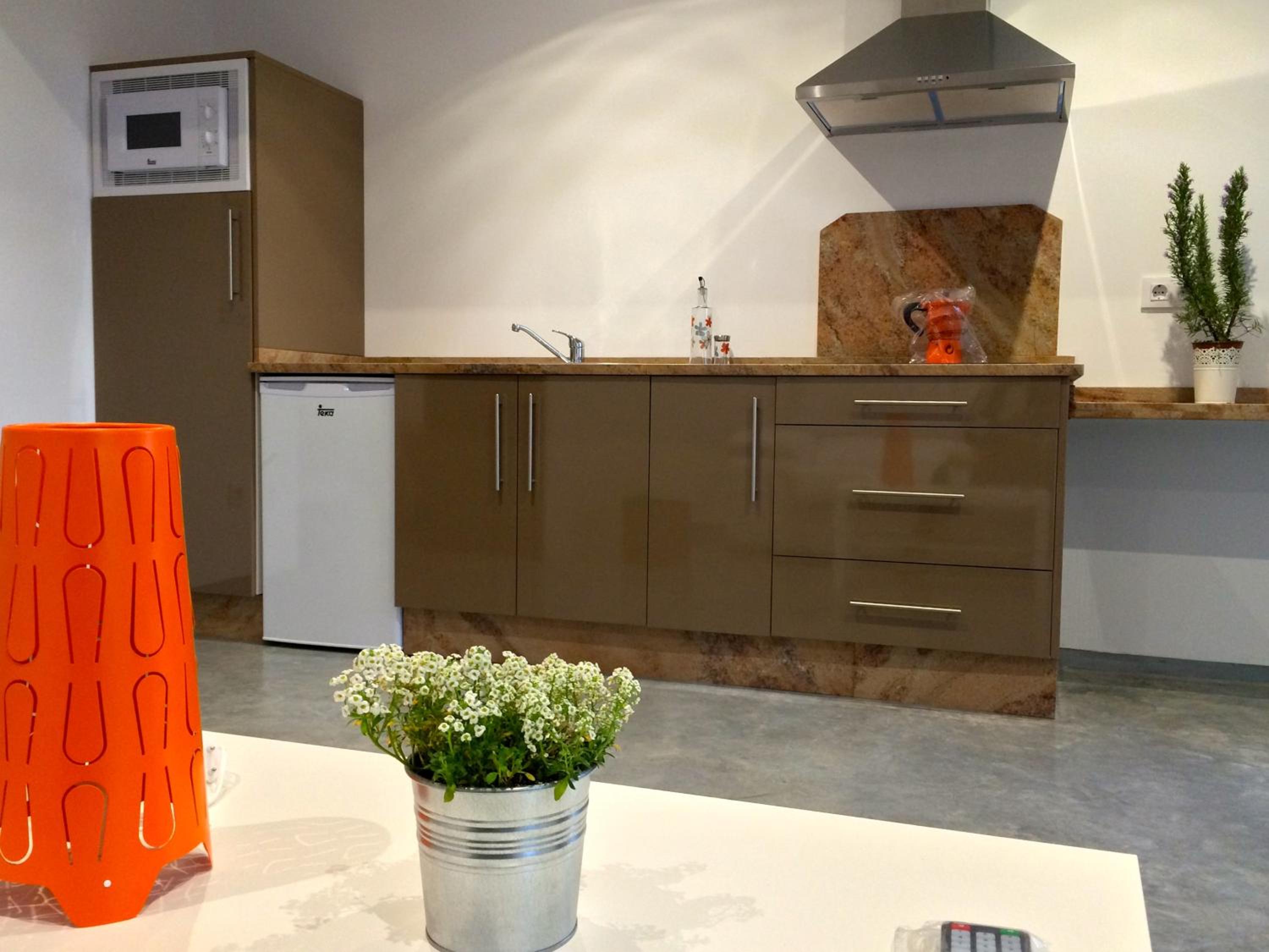 Studio Apartment - Photo 3