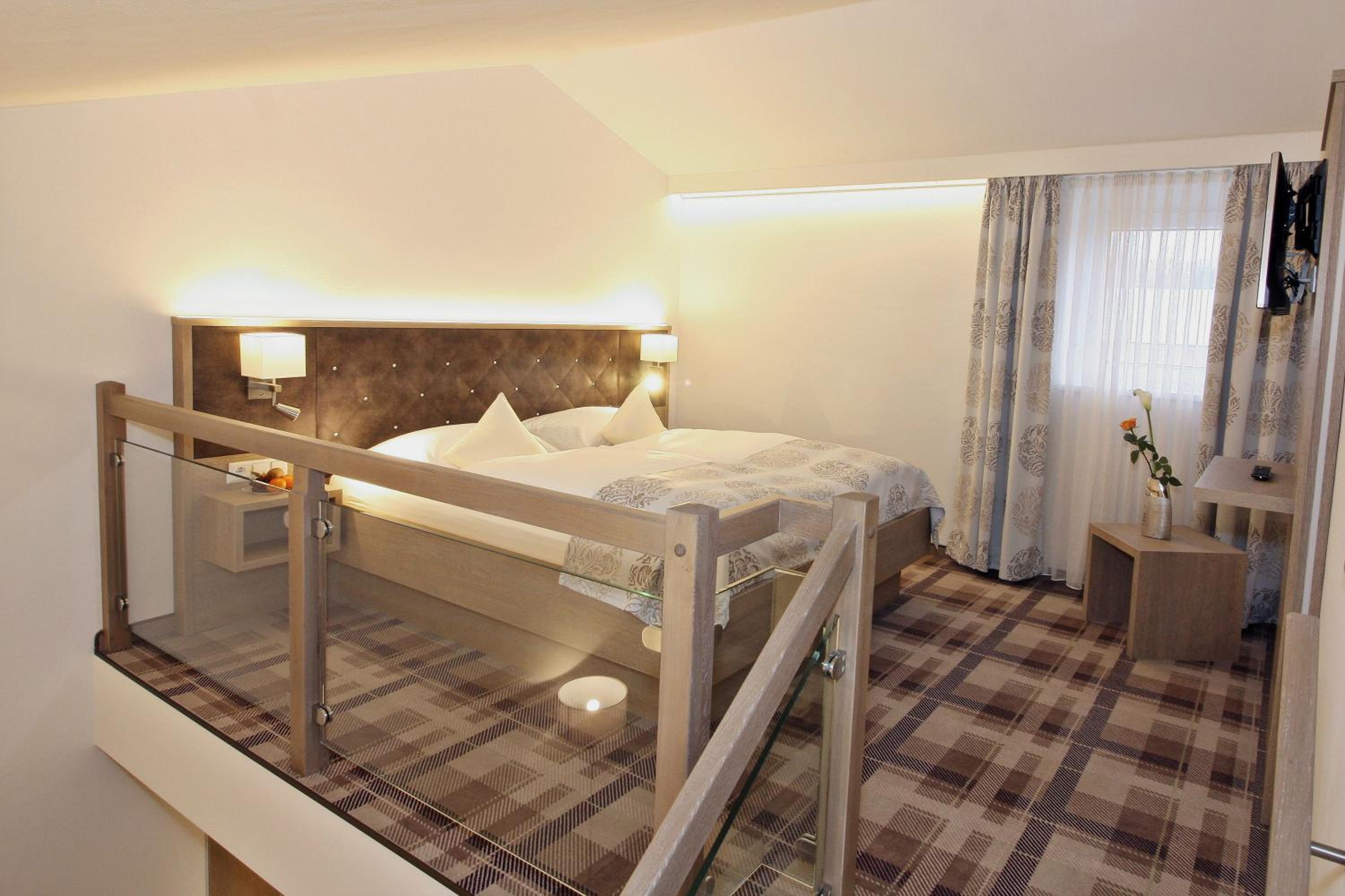 Deluxe Double Room with Balcony - Photo 1