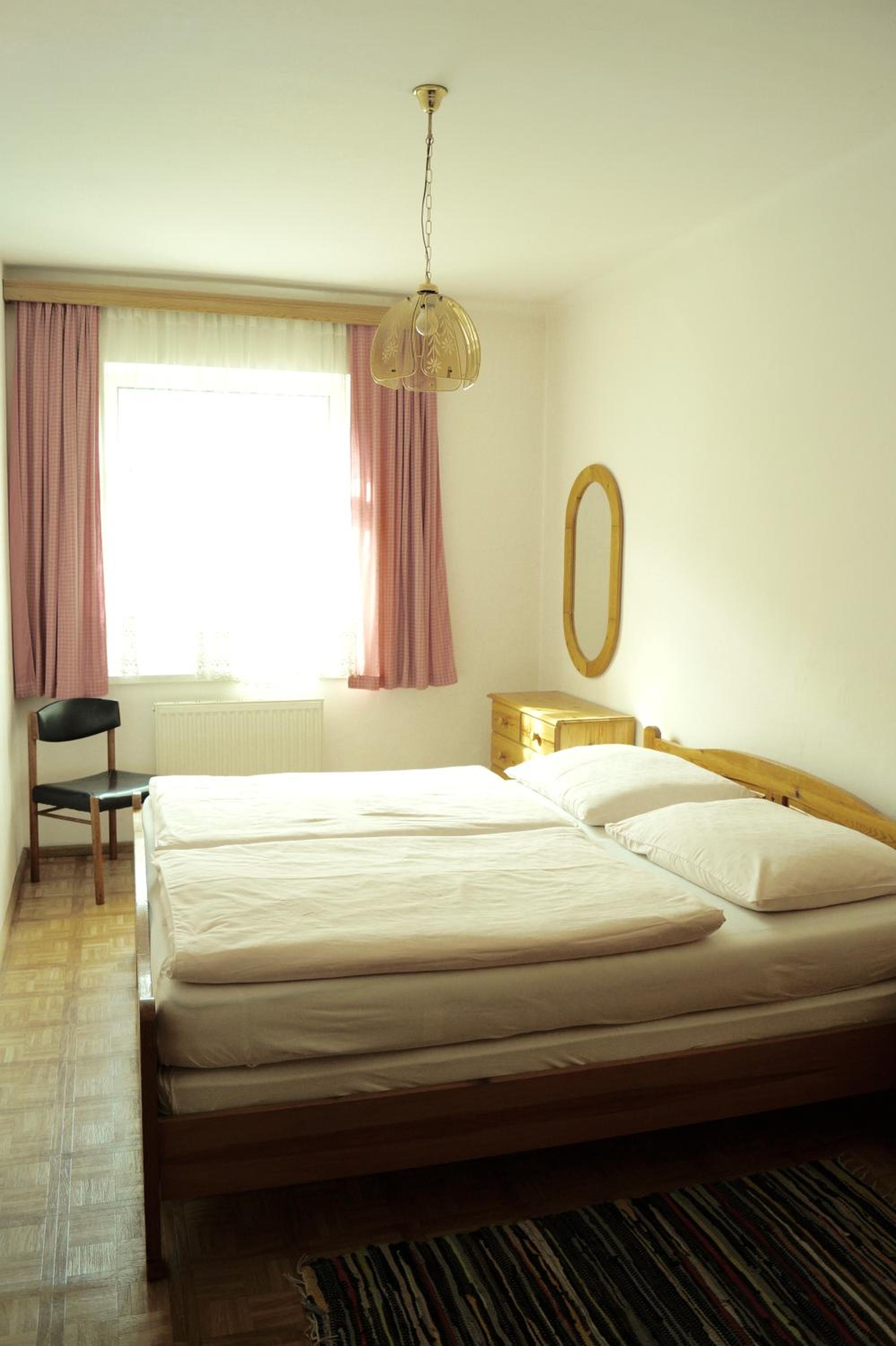 Large One-Bedroom Apartment