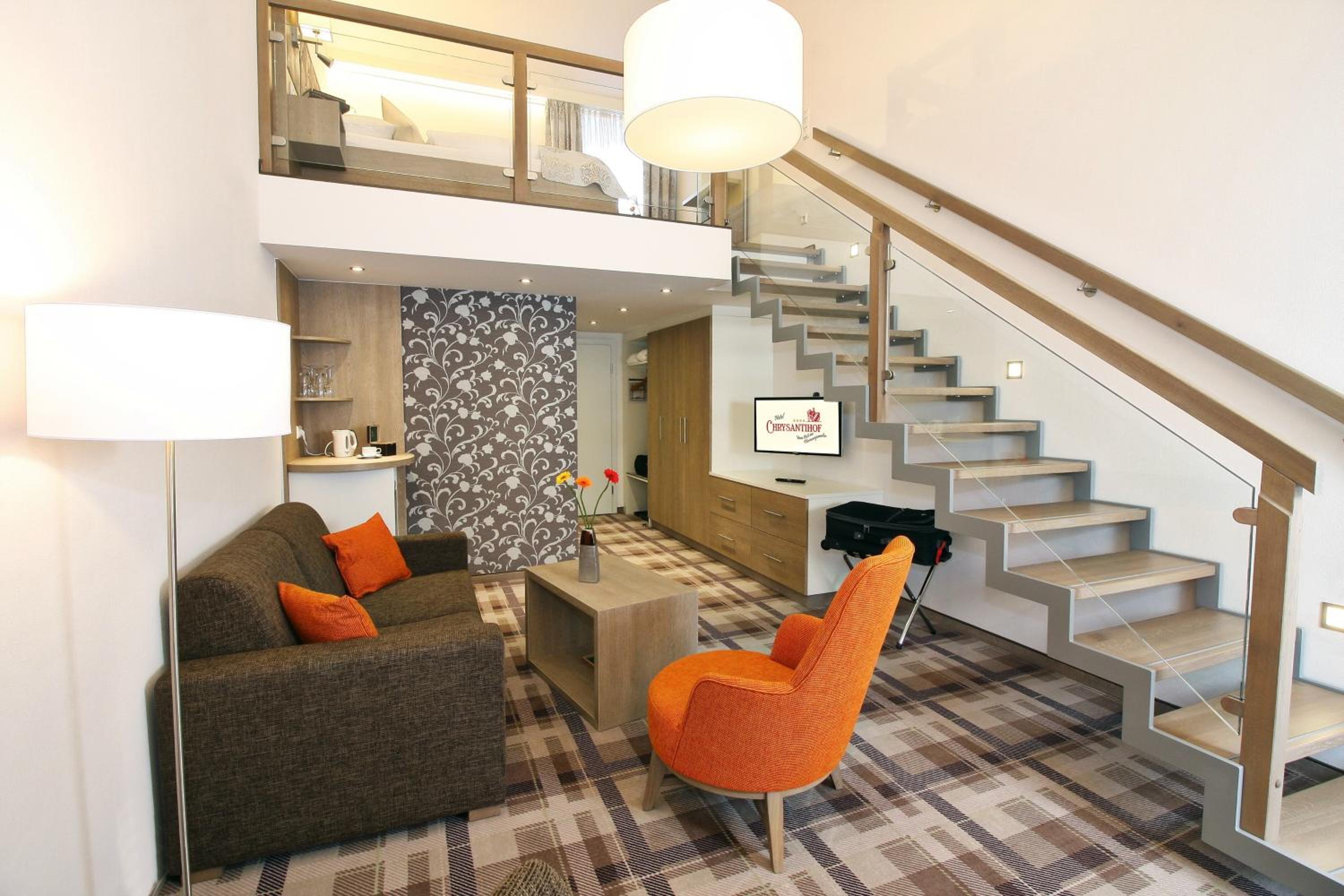 Deluxe Double Room with Balcony - Photo 4