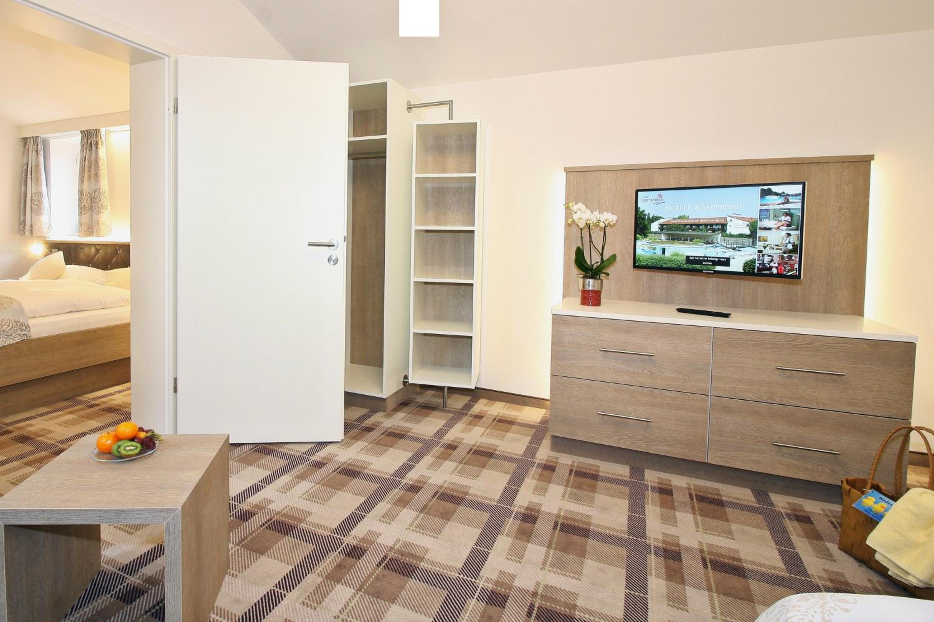 Deluxe Suite - Photo 8