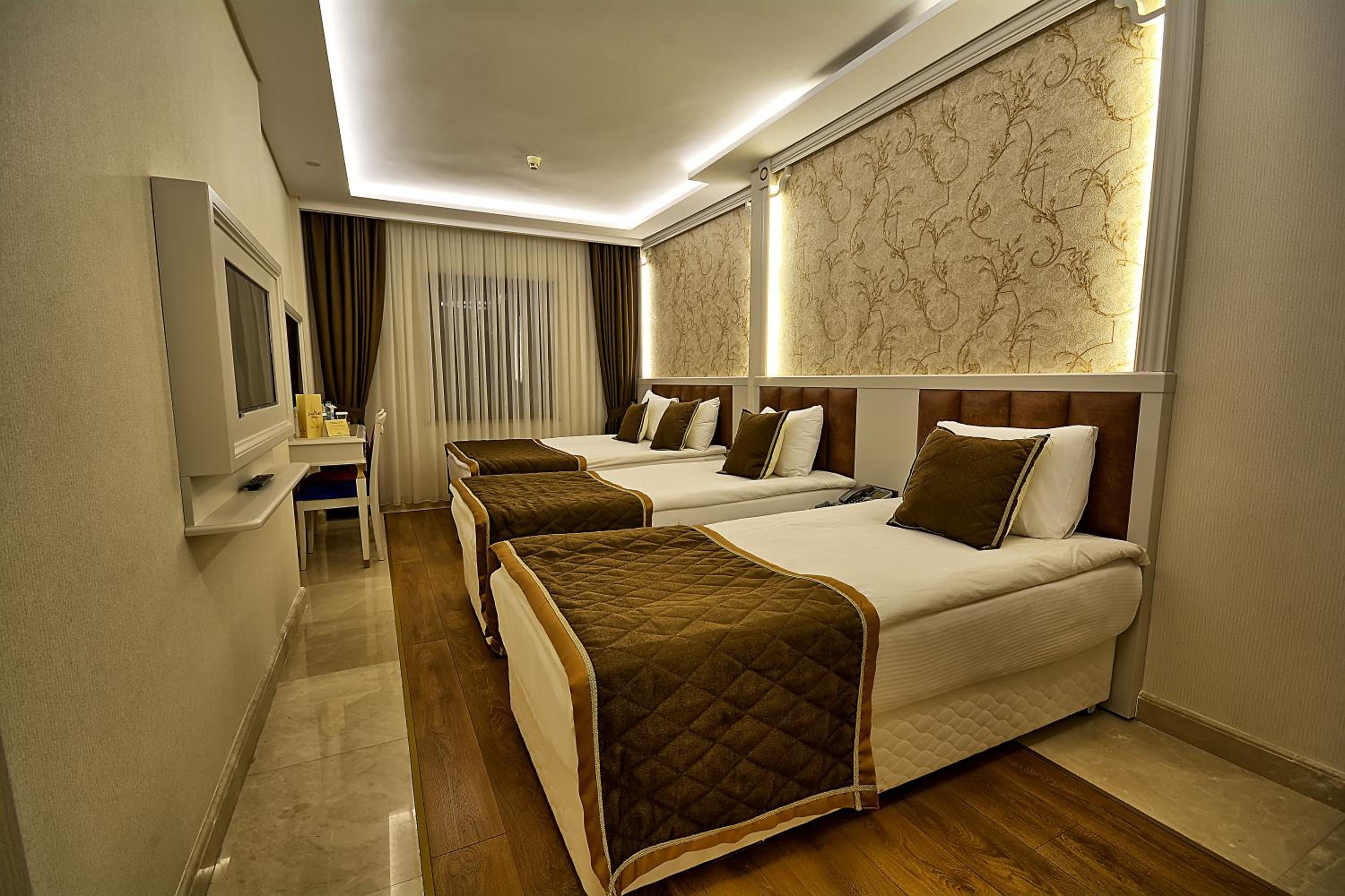 Deluxe Triple Room photo 1