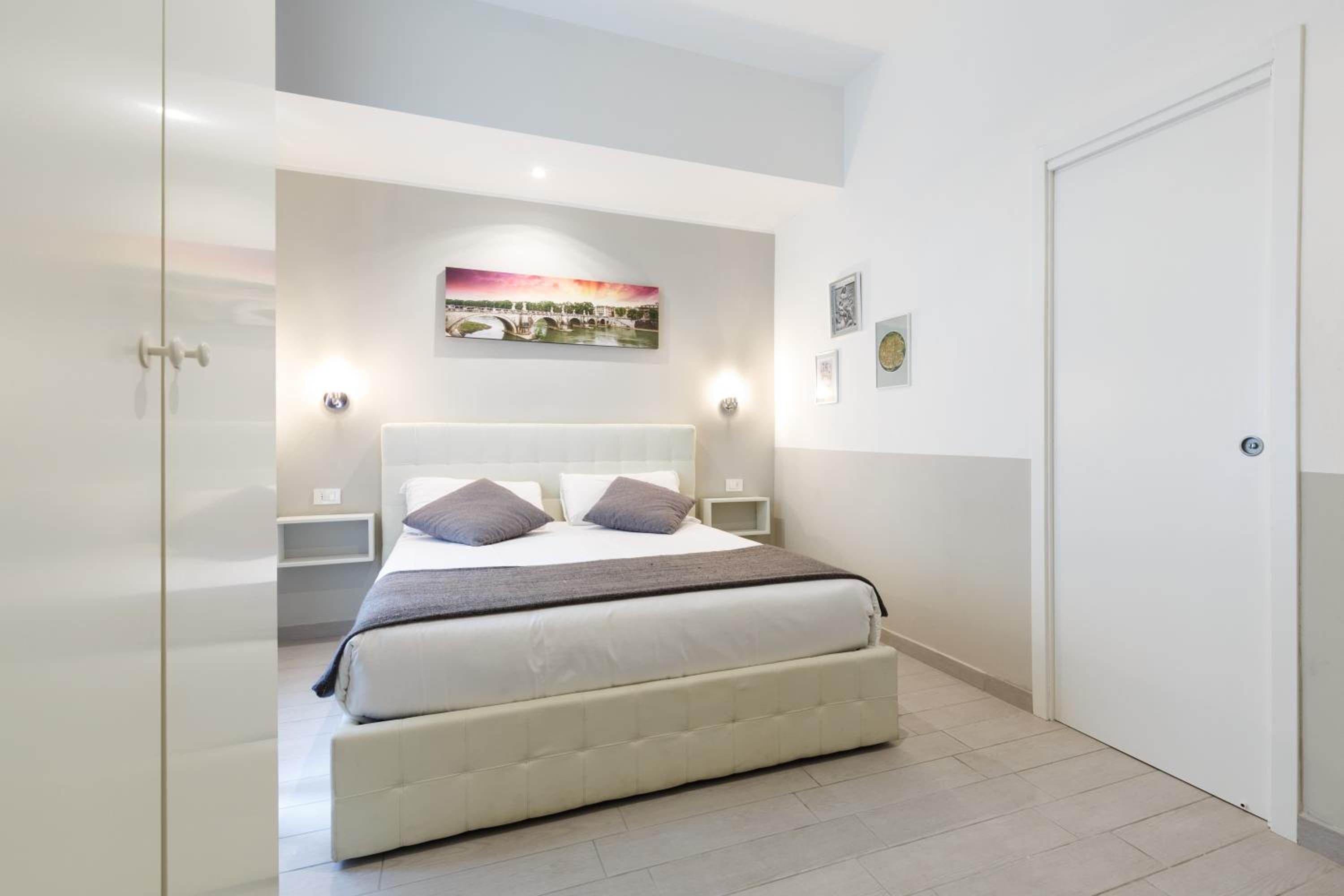 Small Double Room photo 2