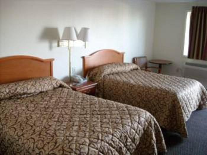 Double Room With Two Double Beds - Smoking photo 2