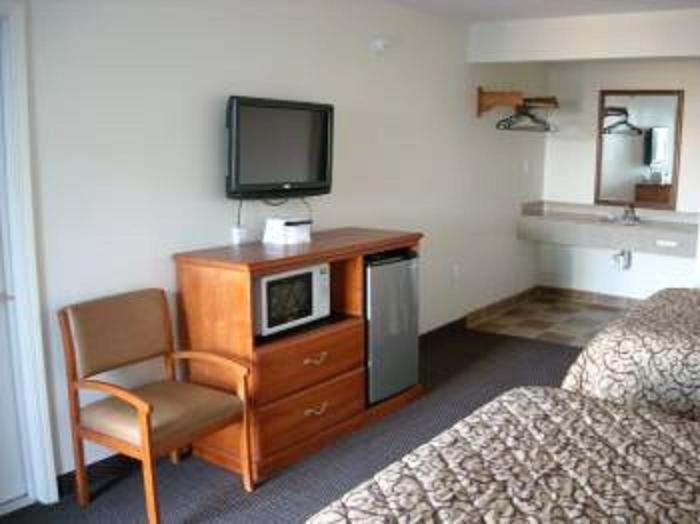 Double Room With Two Double Beds - Smoking photo 3