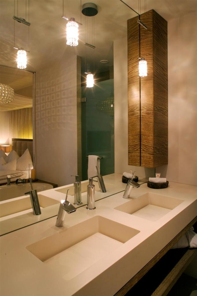 Premium Suite Single photo 2