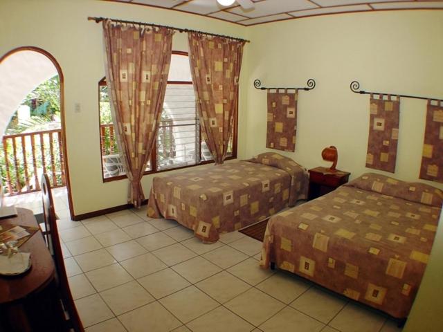 Standard Triple Room photo 2