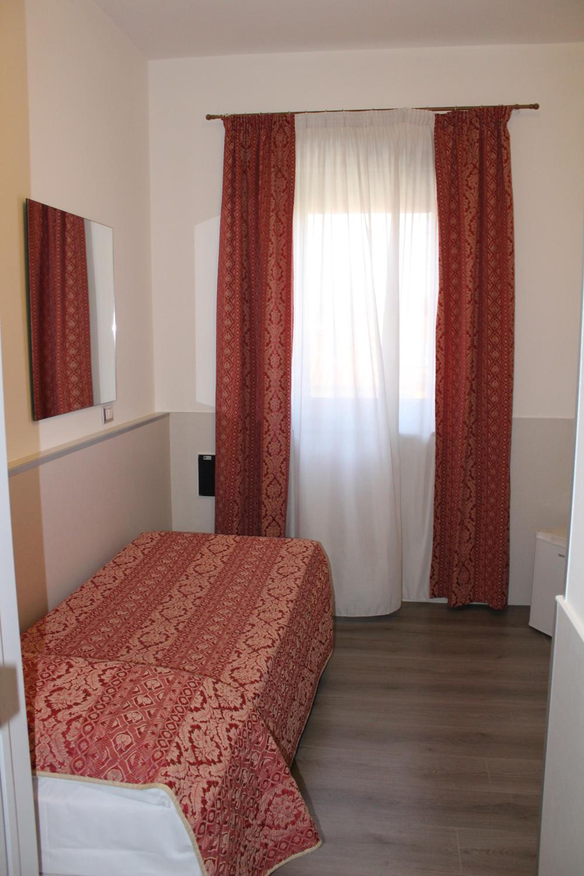 Single Room photo 1