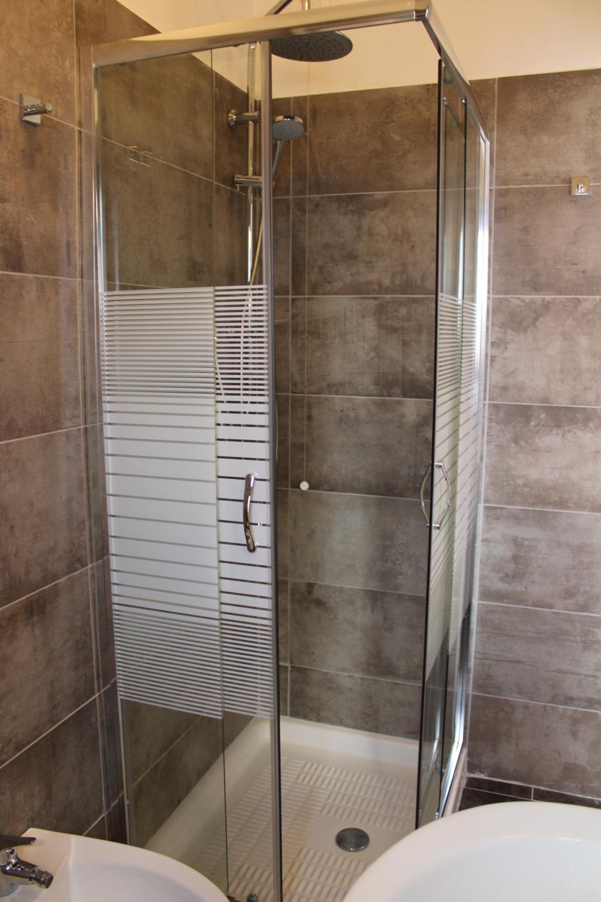 Double Room - Photo 14