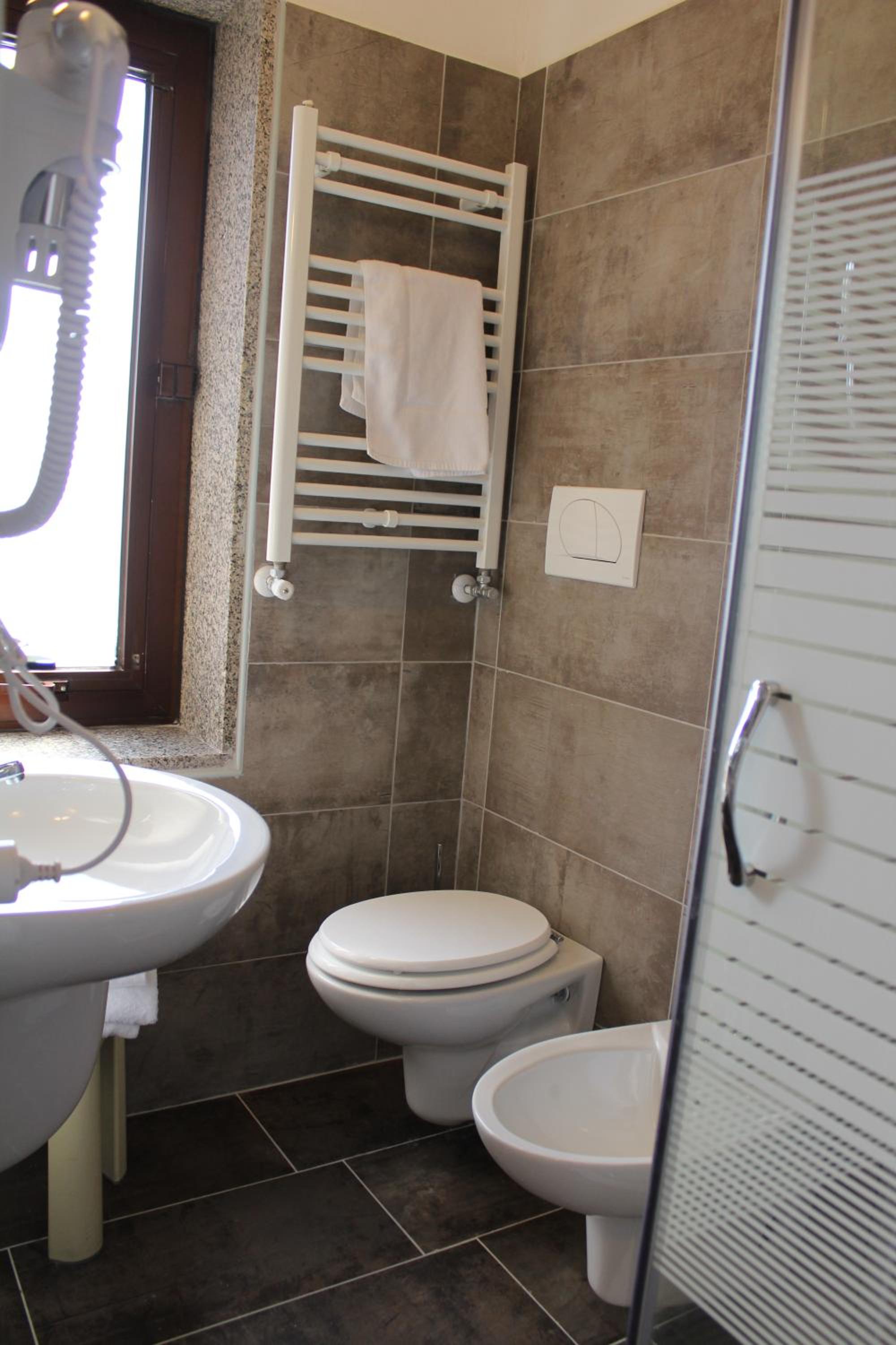Double Room - Photo 11