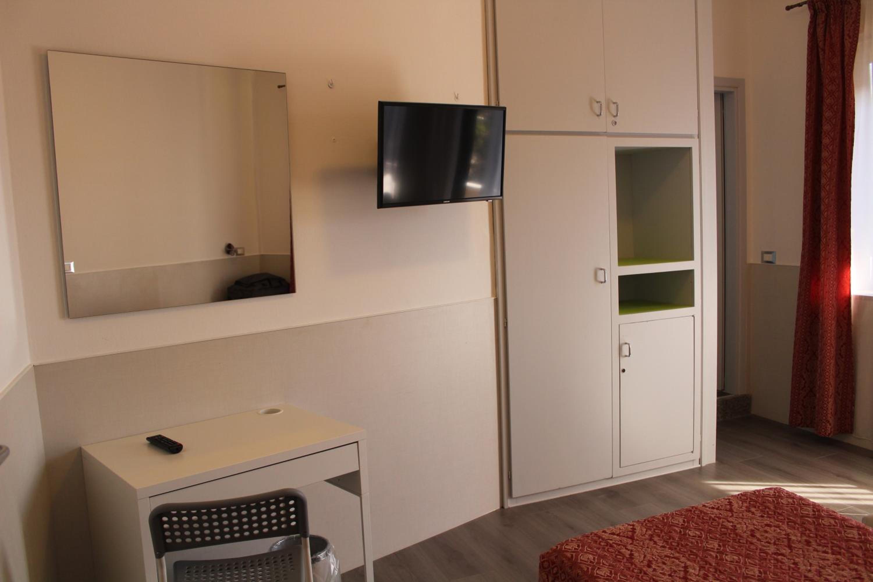 Double Room - Photo 19