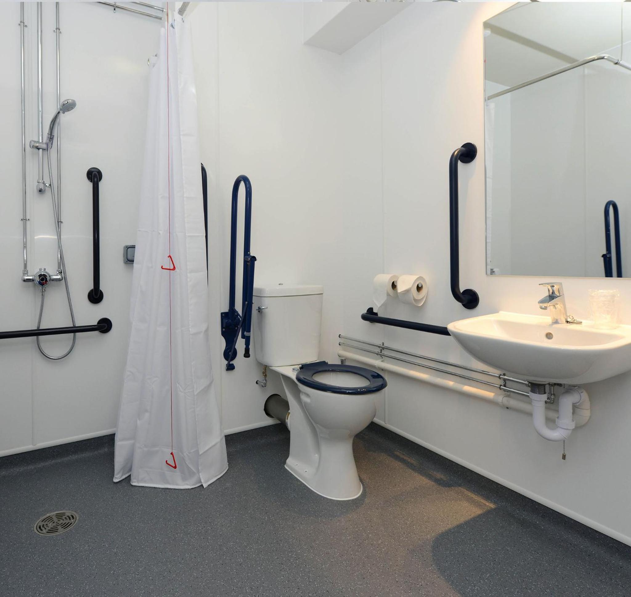 Twin Room - Disability Access photo 2