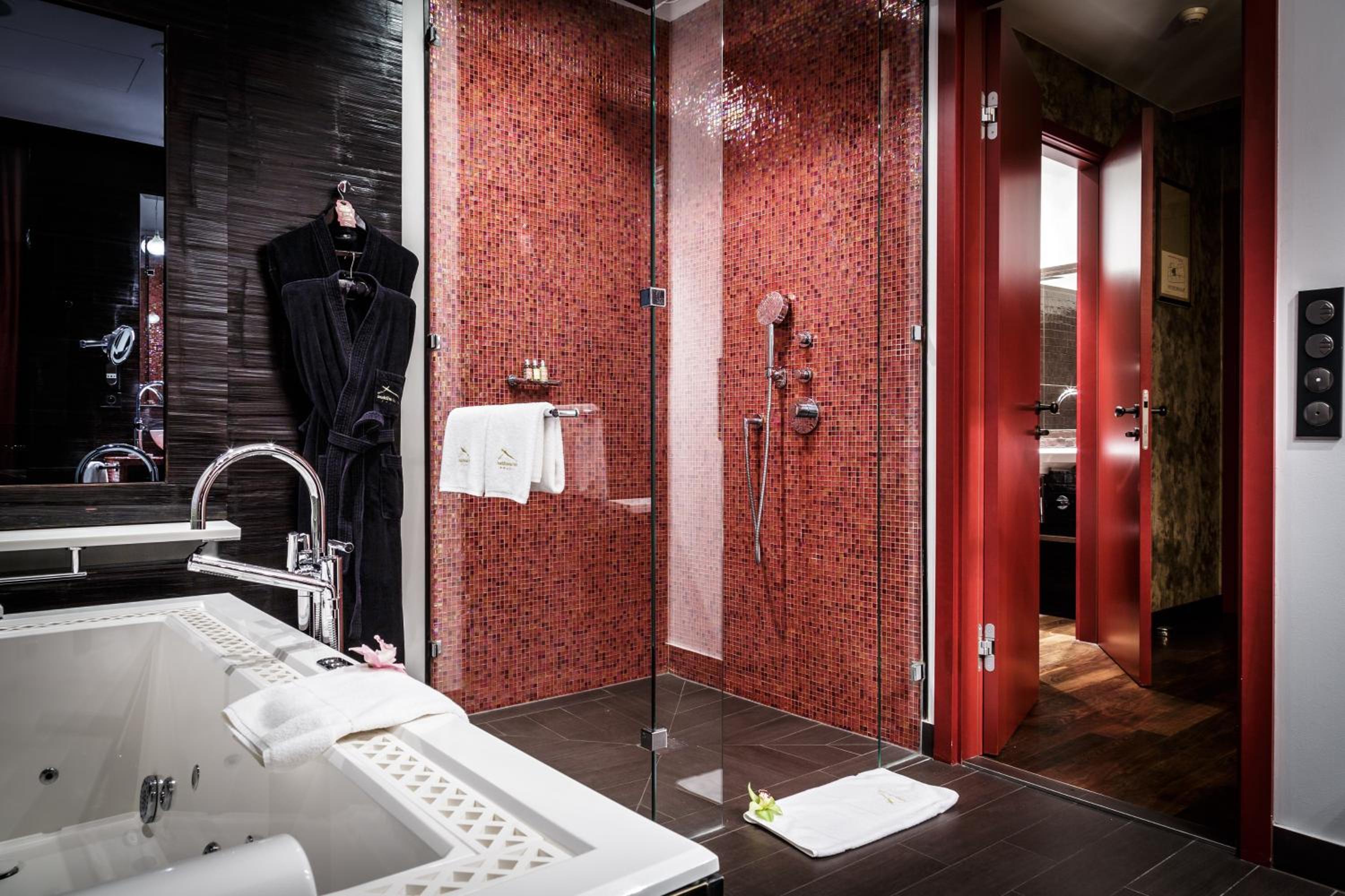 Suite (2 Adults)