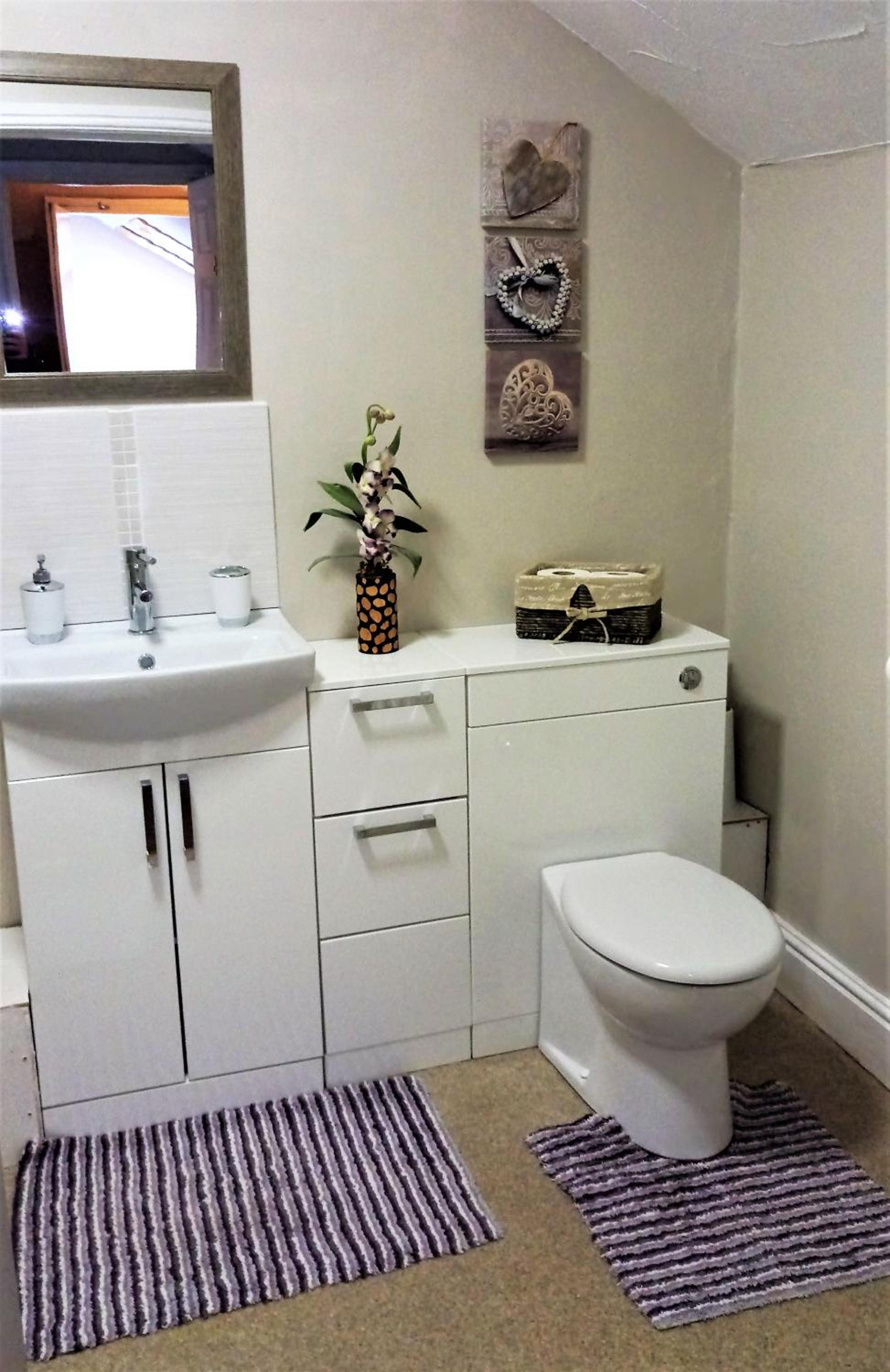 Twin Room with Private Bathroom photo 2