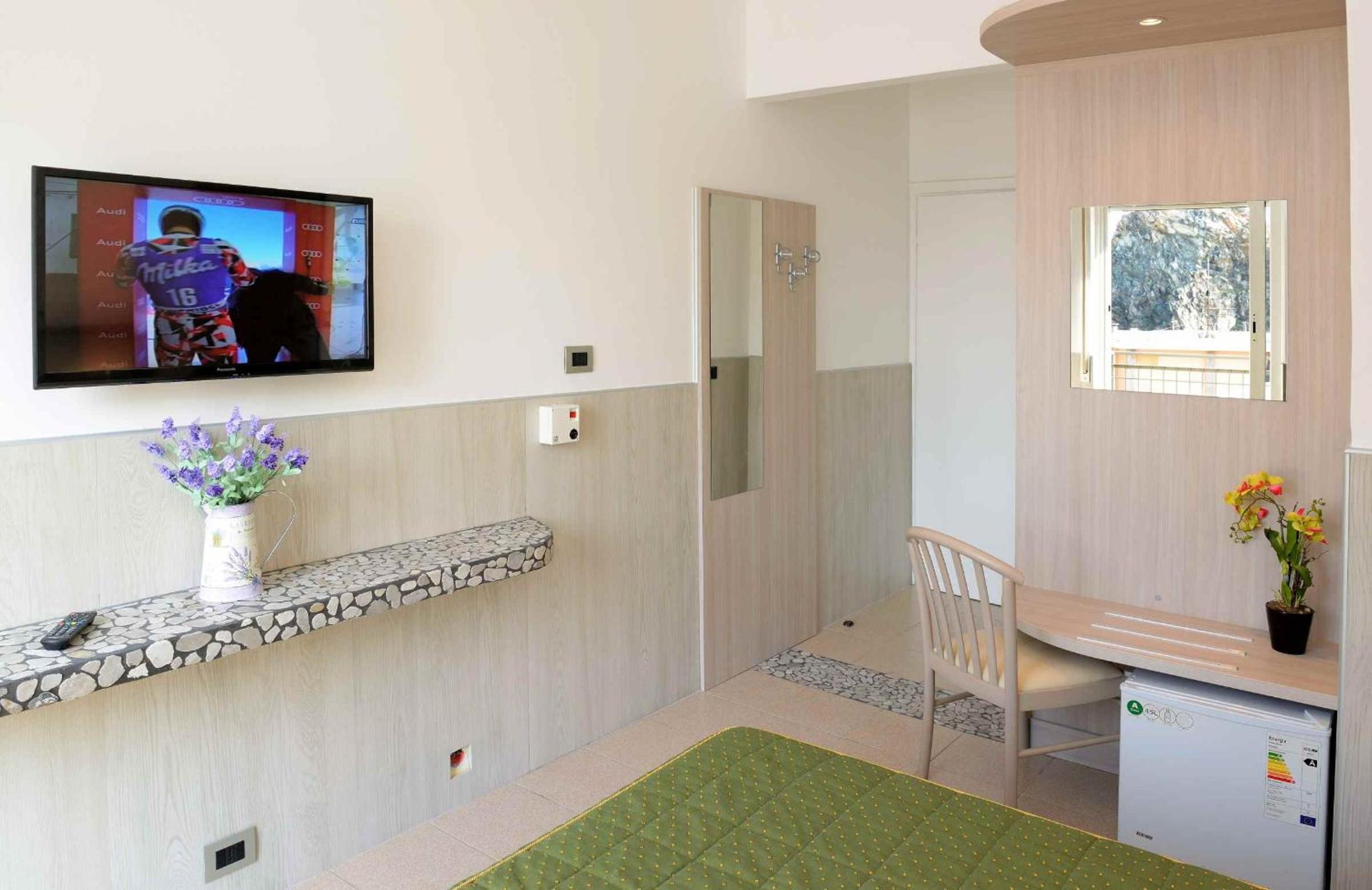 Double Room with Terrace and Sea View   - Photo 18