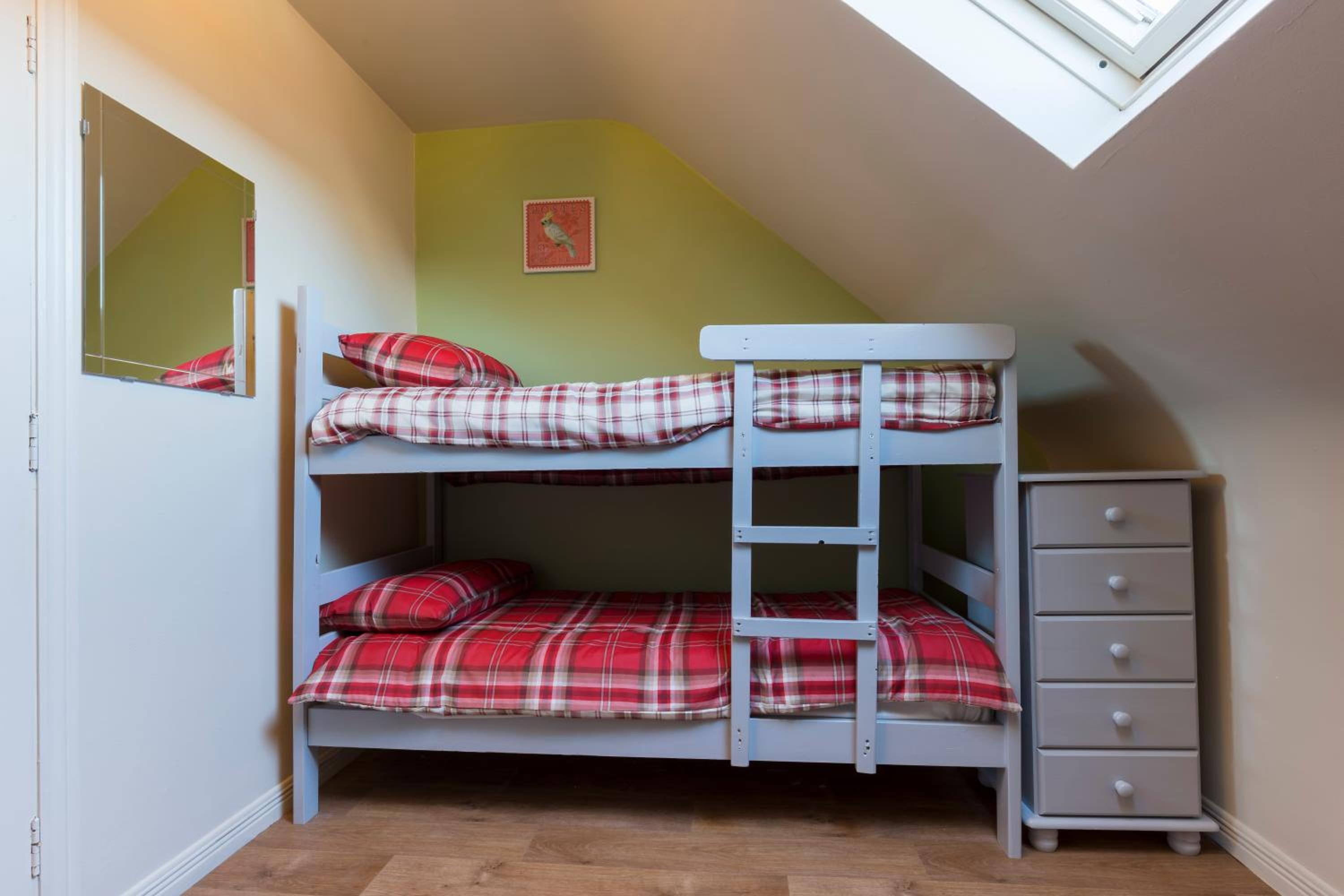 Classic Quadruple Room with Shared Bathroom photo 2