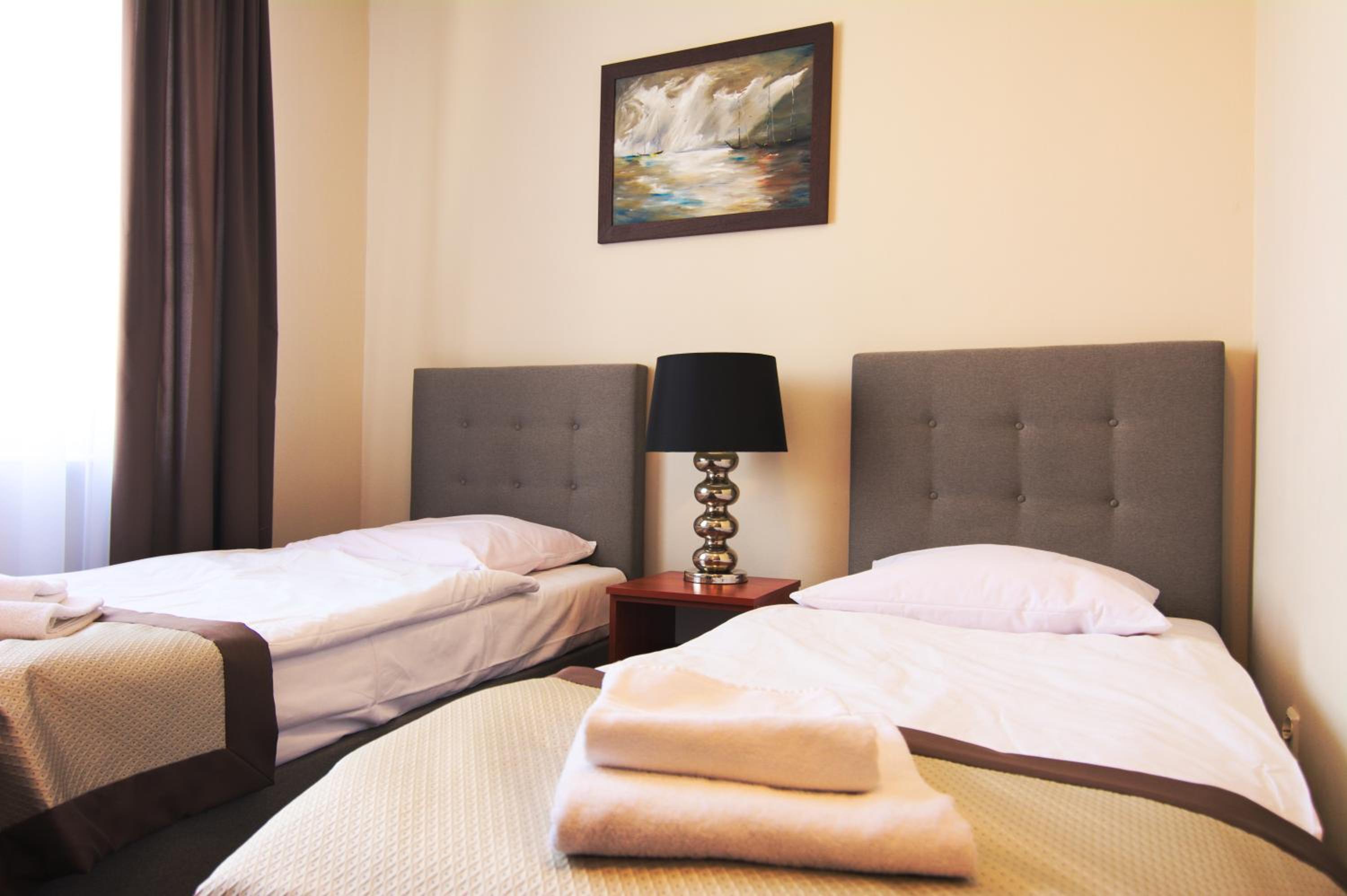 Twin Room - Photo 1