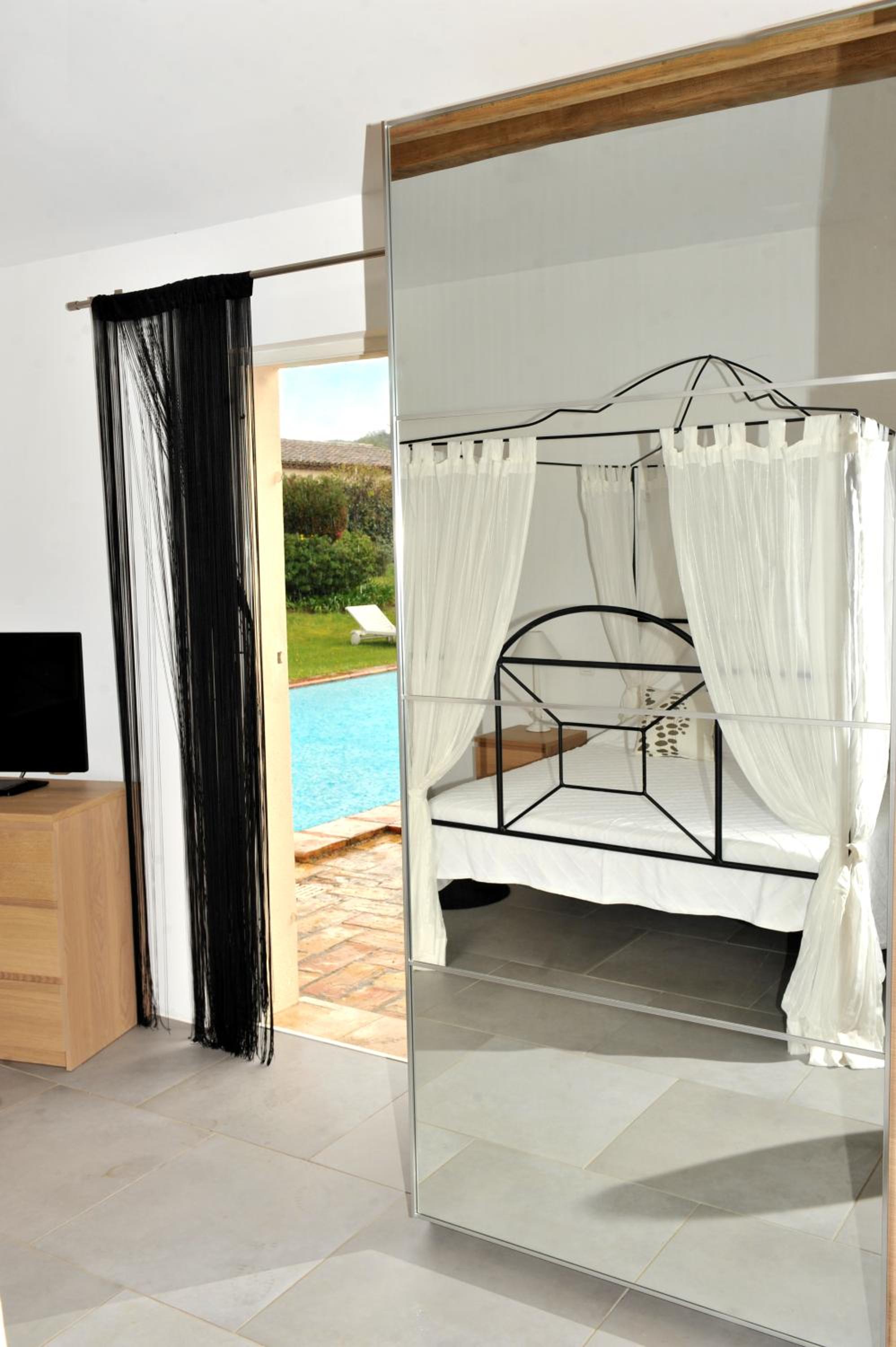Superior Double Room with Pool View photo 1