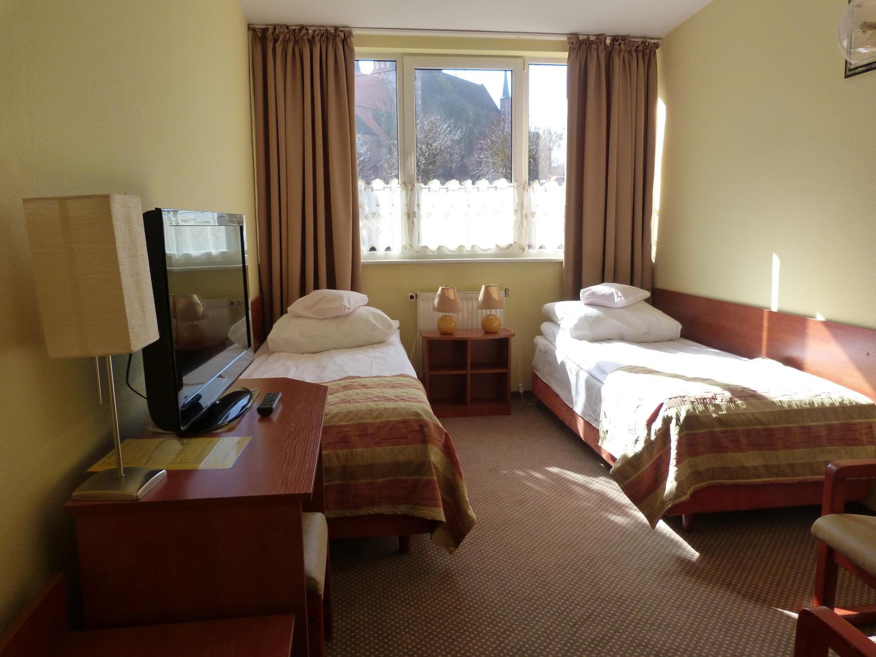 Standard Twin Room - Photo 1
