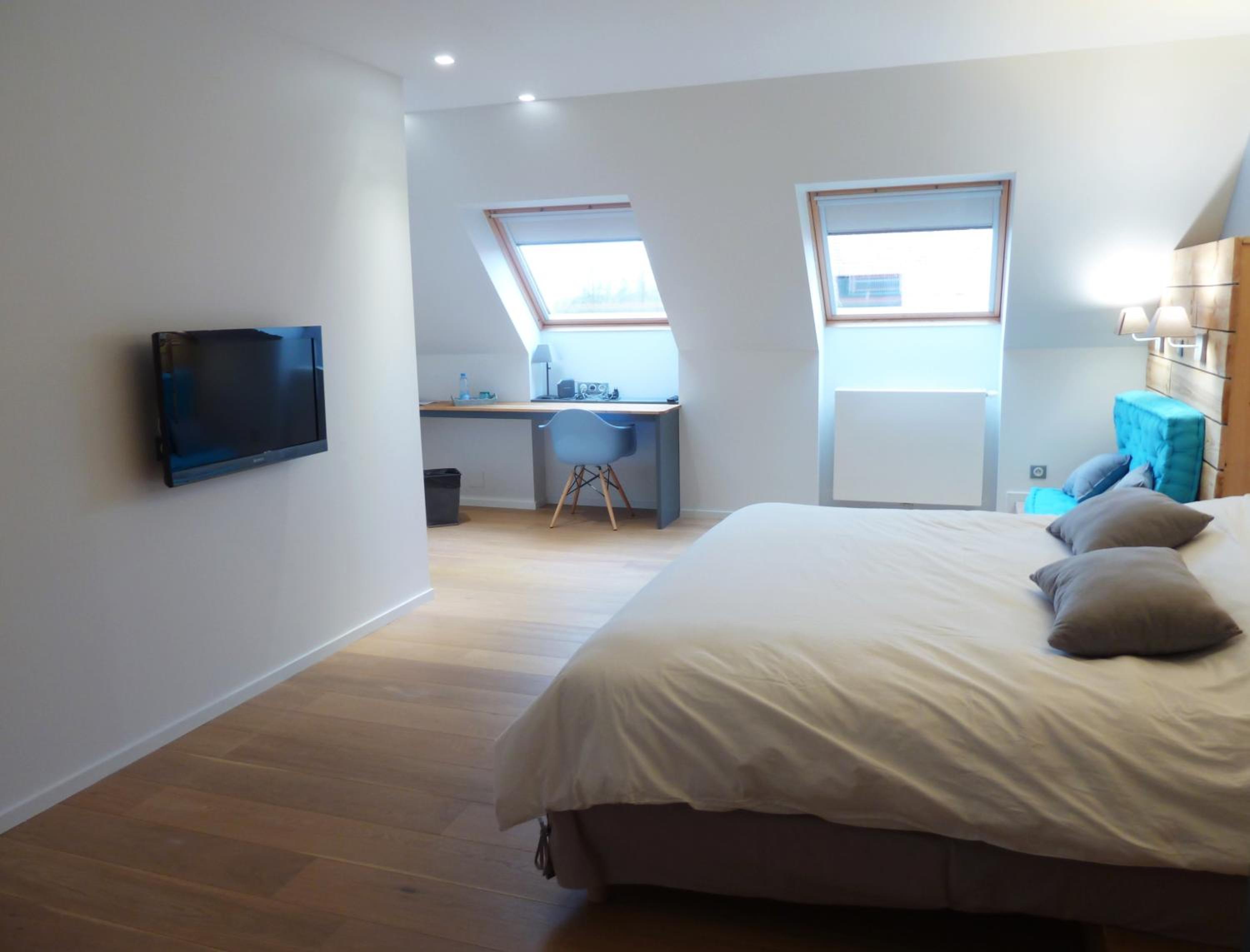 Family Room - Photo 3
