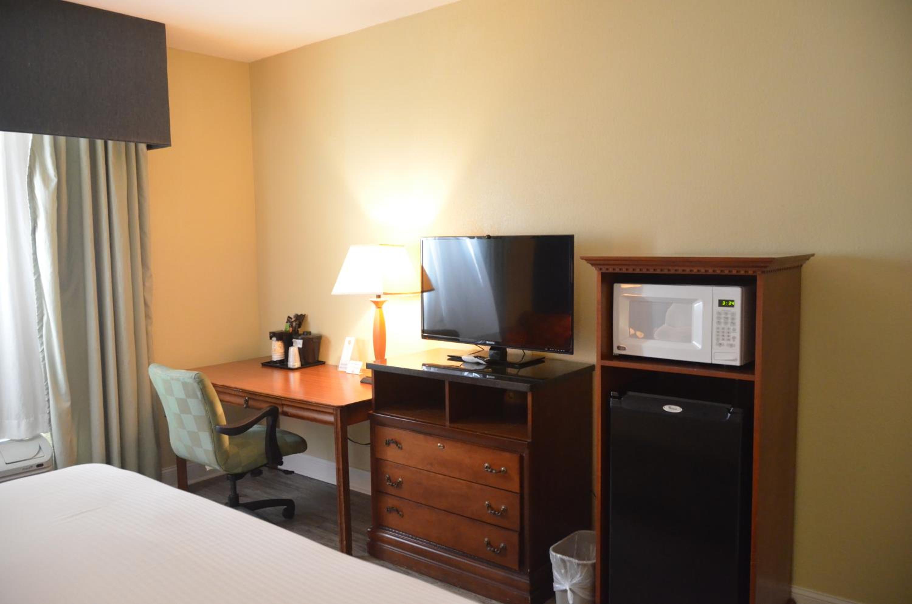 Standard King Room - Photo 2