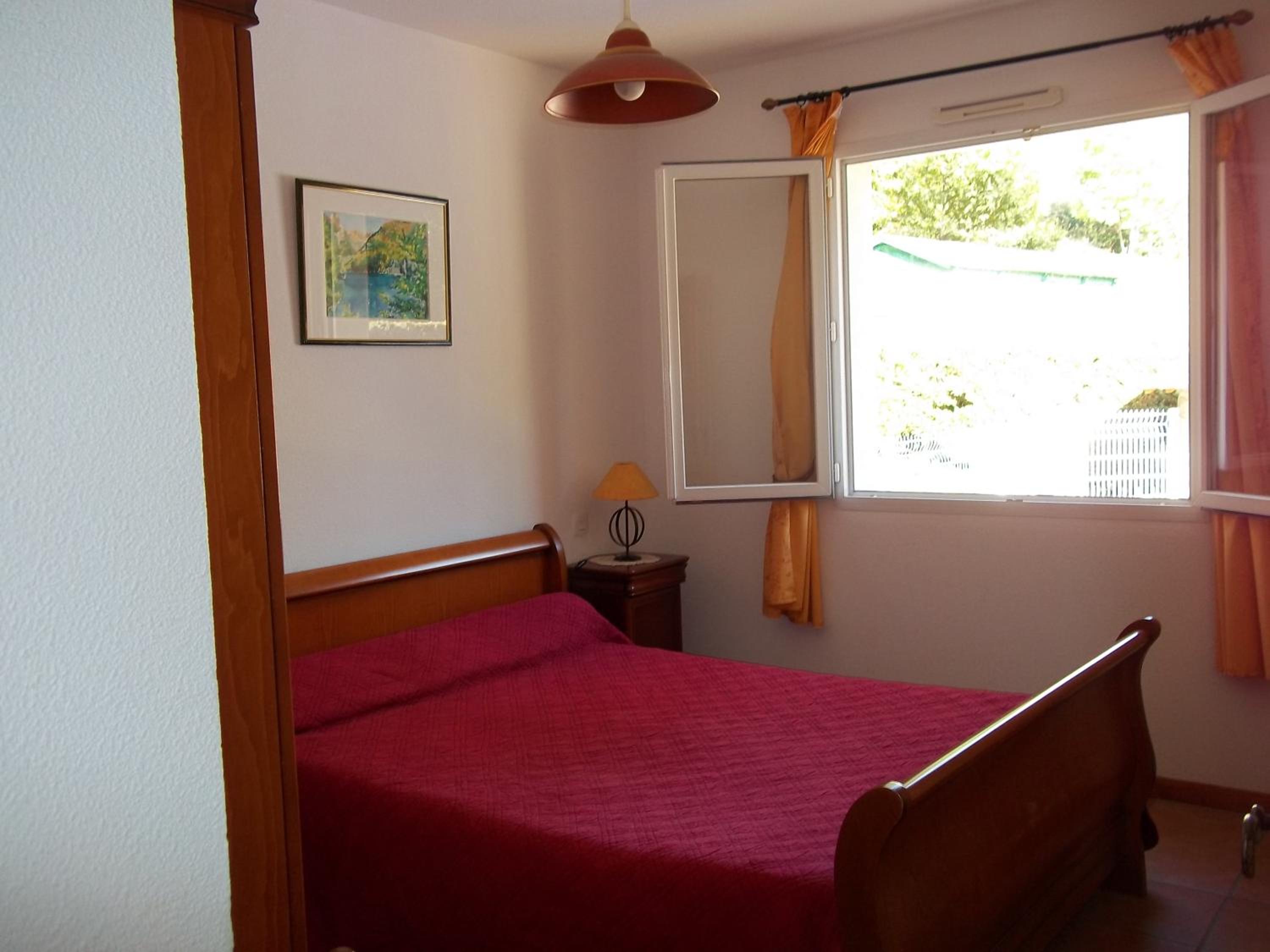 Three-Bedroom House photo 2
