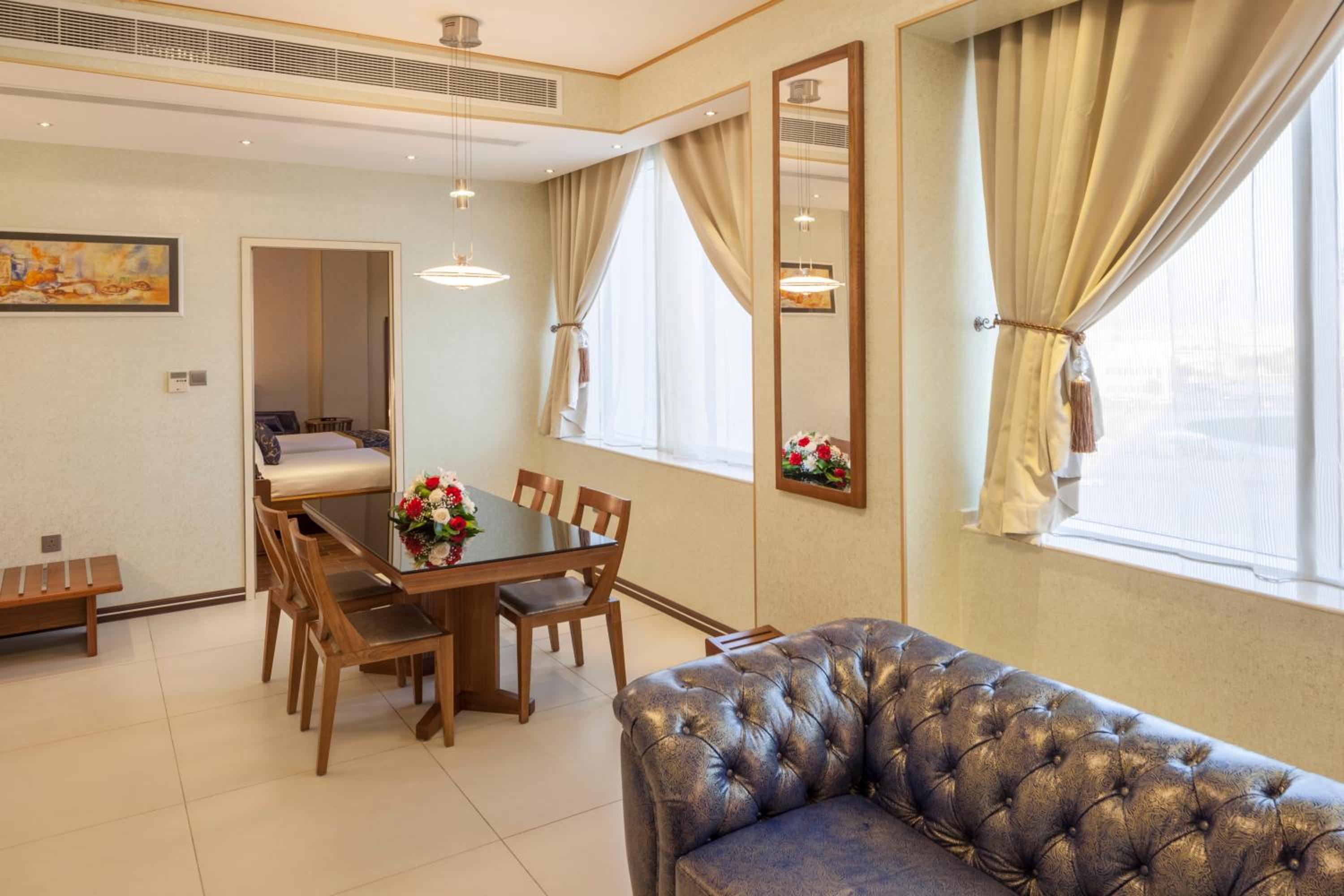 Superior Twin-Bed Suite