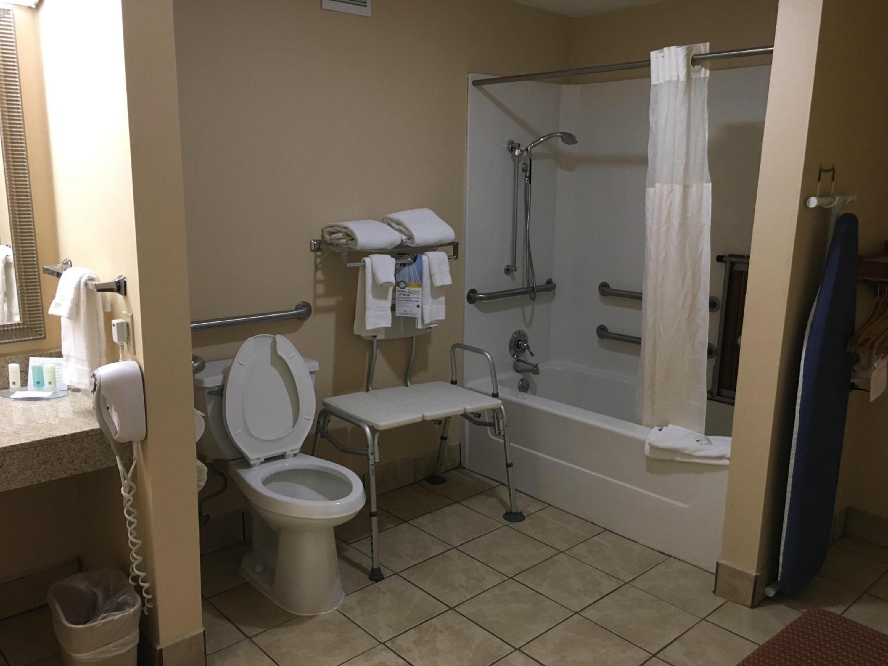 King Room - Accessible/Non-Smoking - Photo 10
