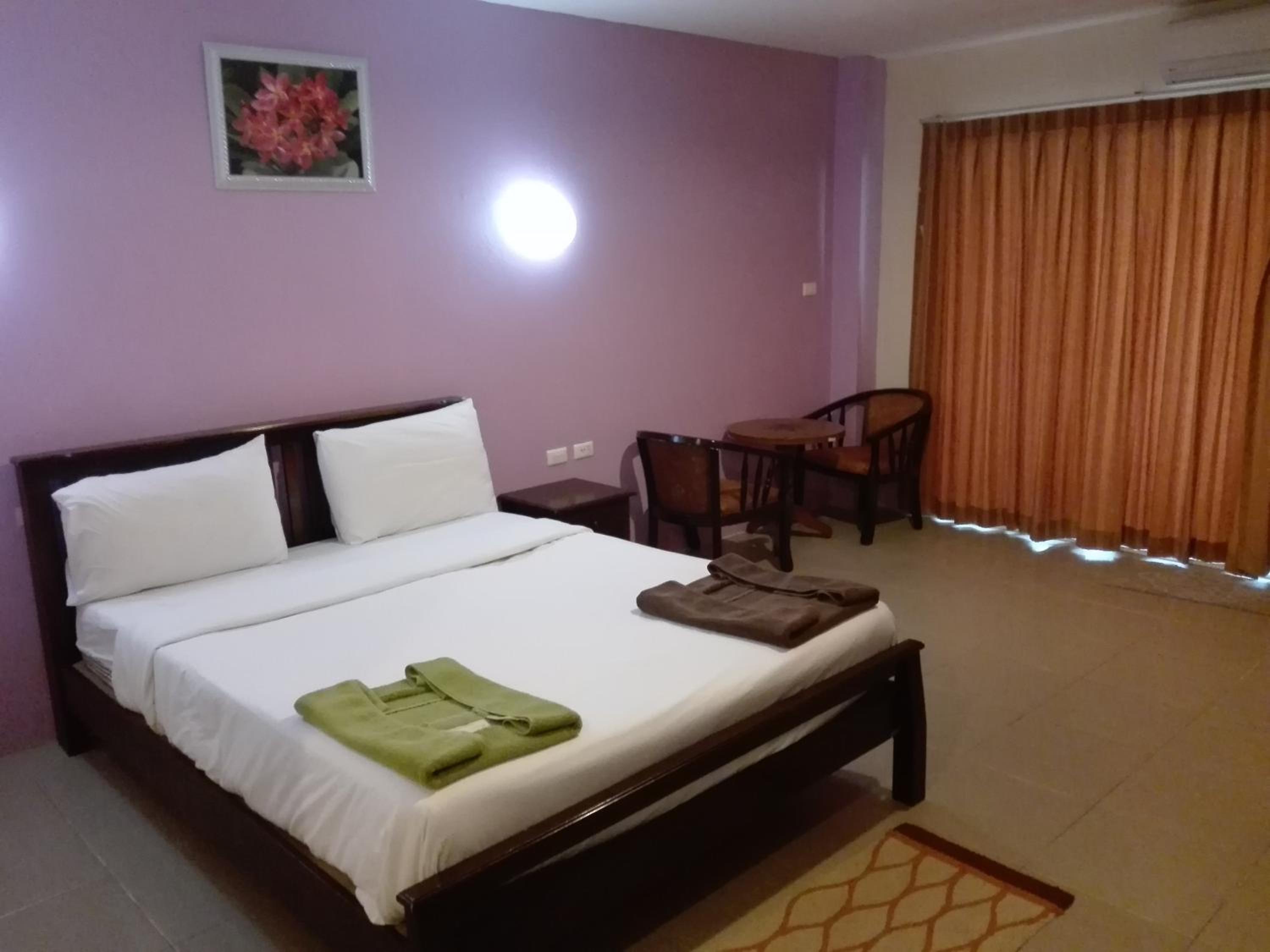 Standard Double Room - Photo 12