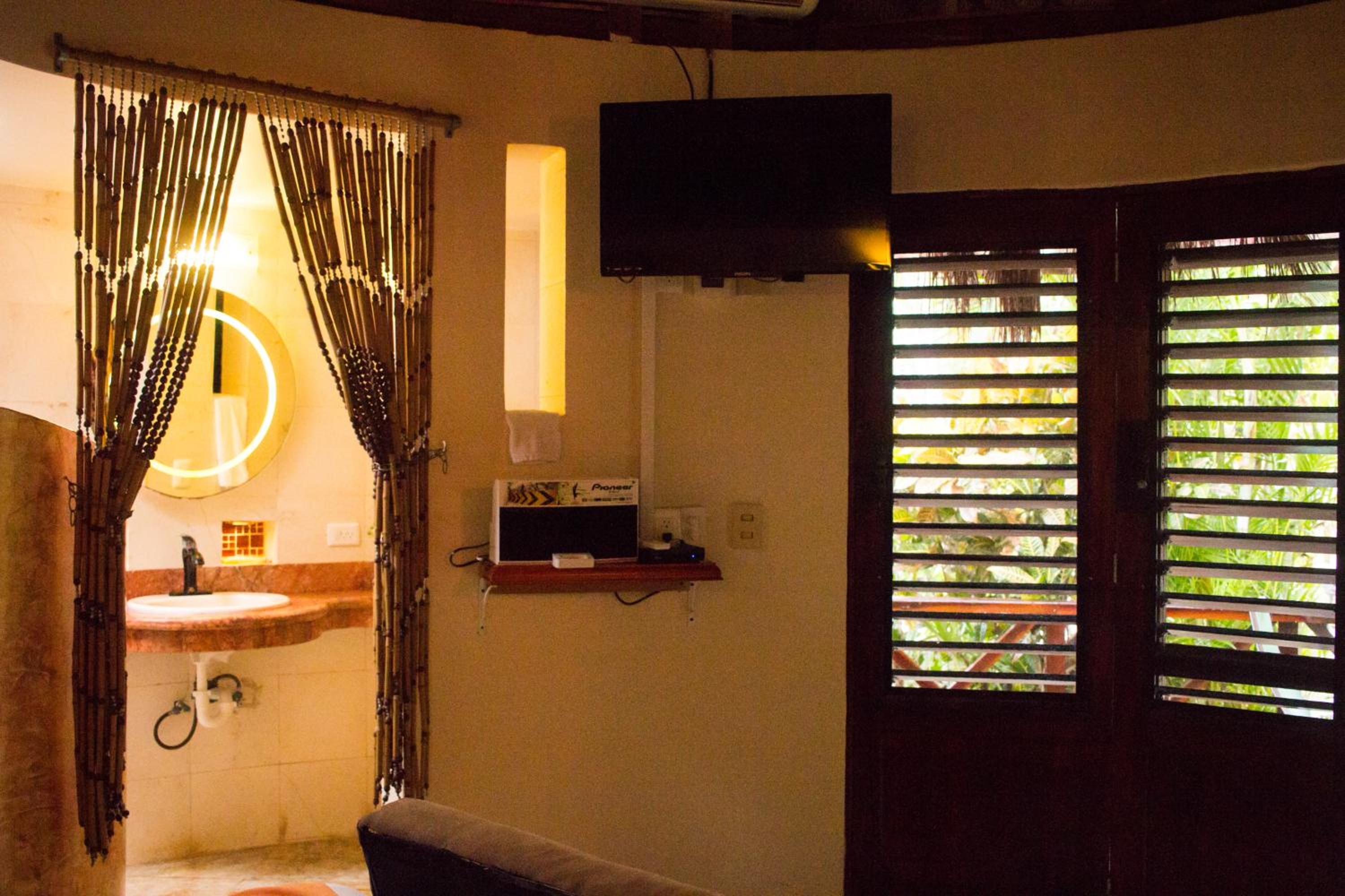 King Suite Roja - Photo 4