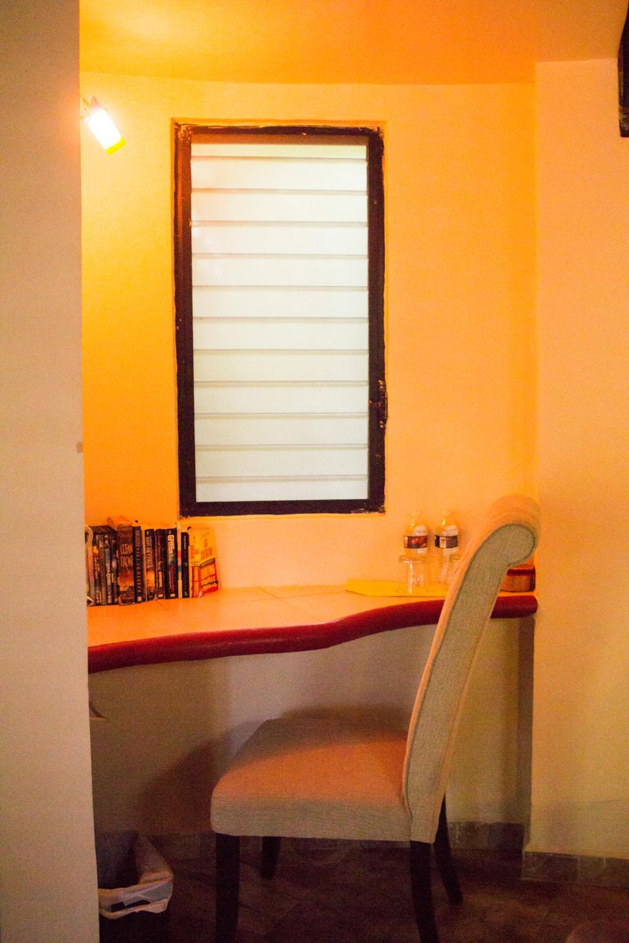 King Suite Roja - Photo 30