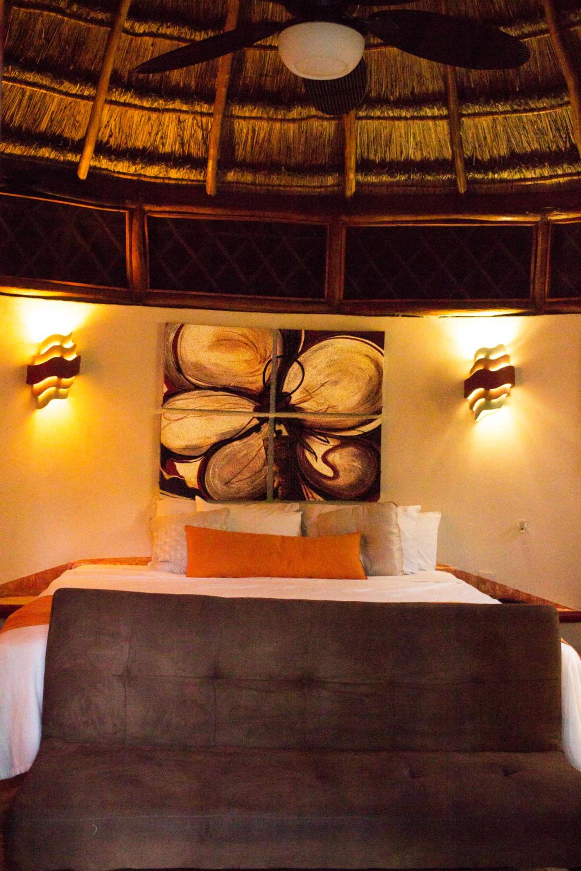 King Suite Roja - Photo 5
