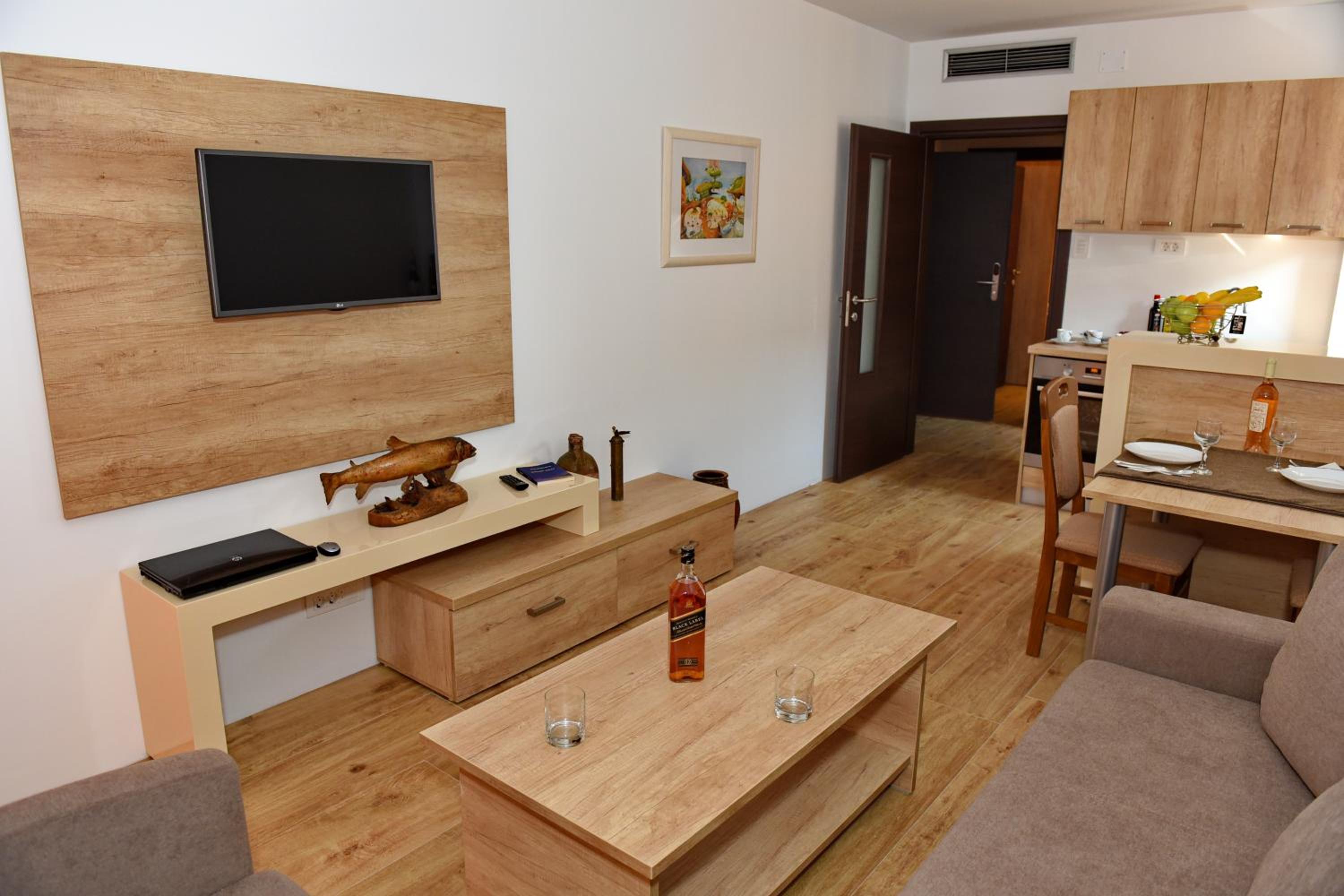 One-Bedroom Apartment with Balcony photo 1