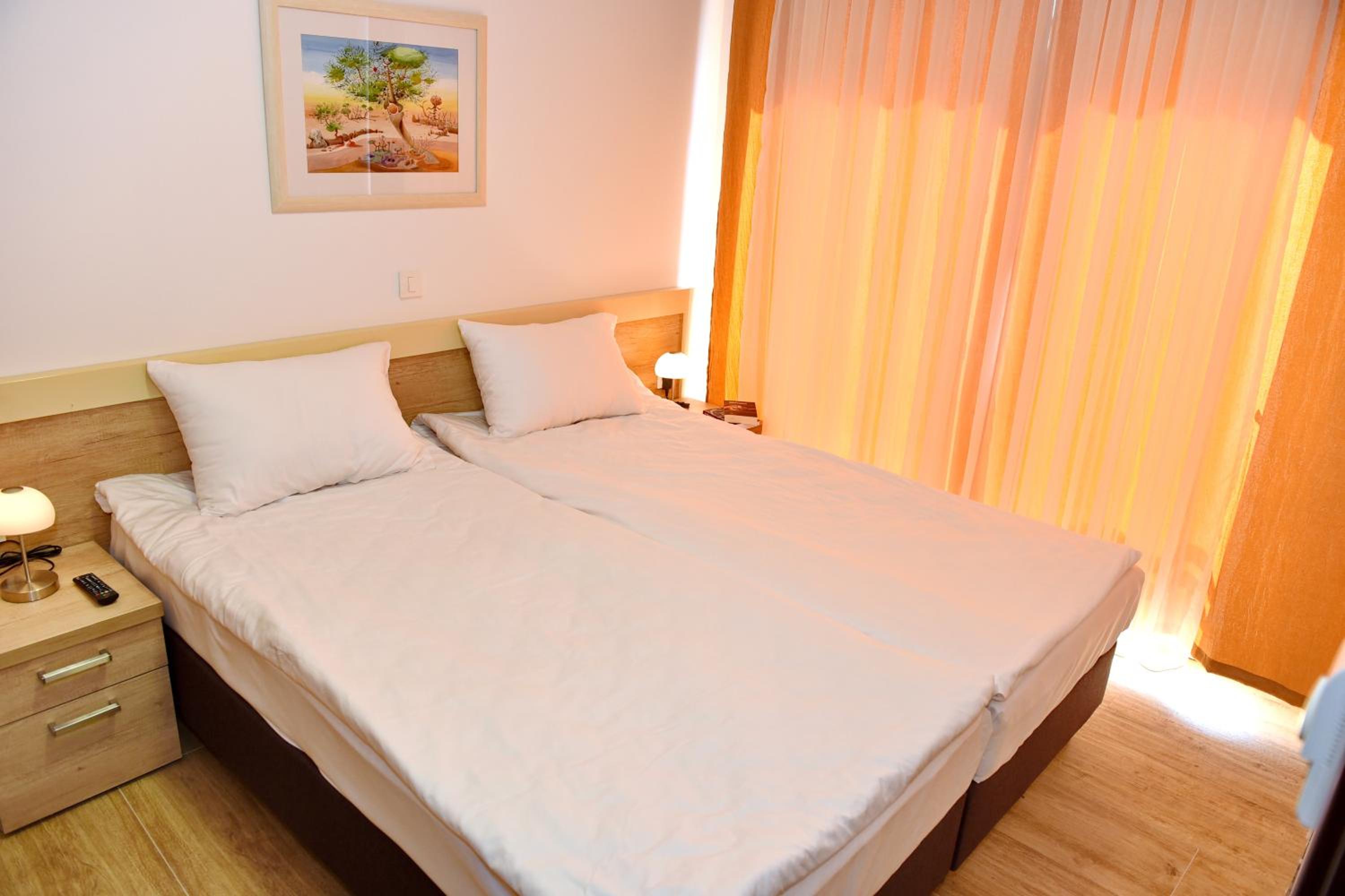 One-Bedroom Apartment with Balcony photo 3