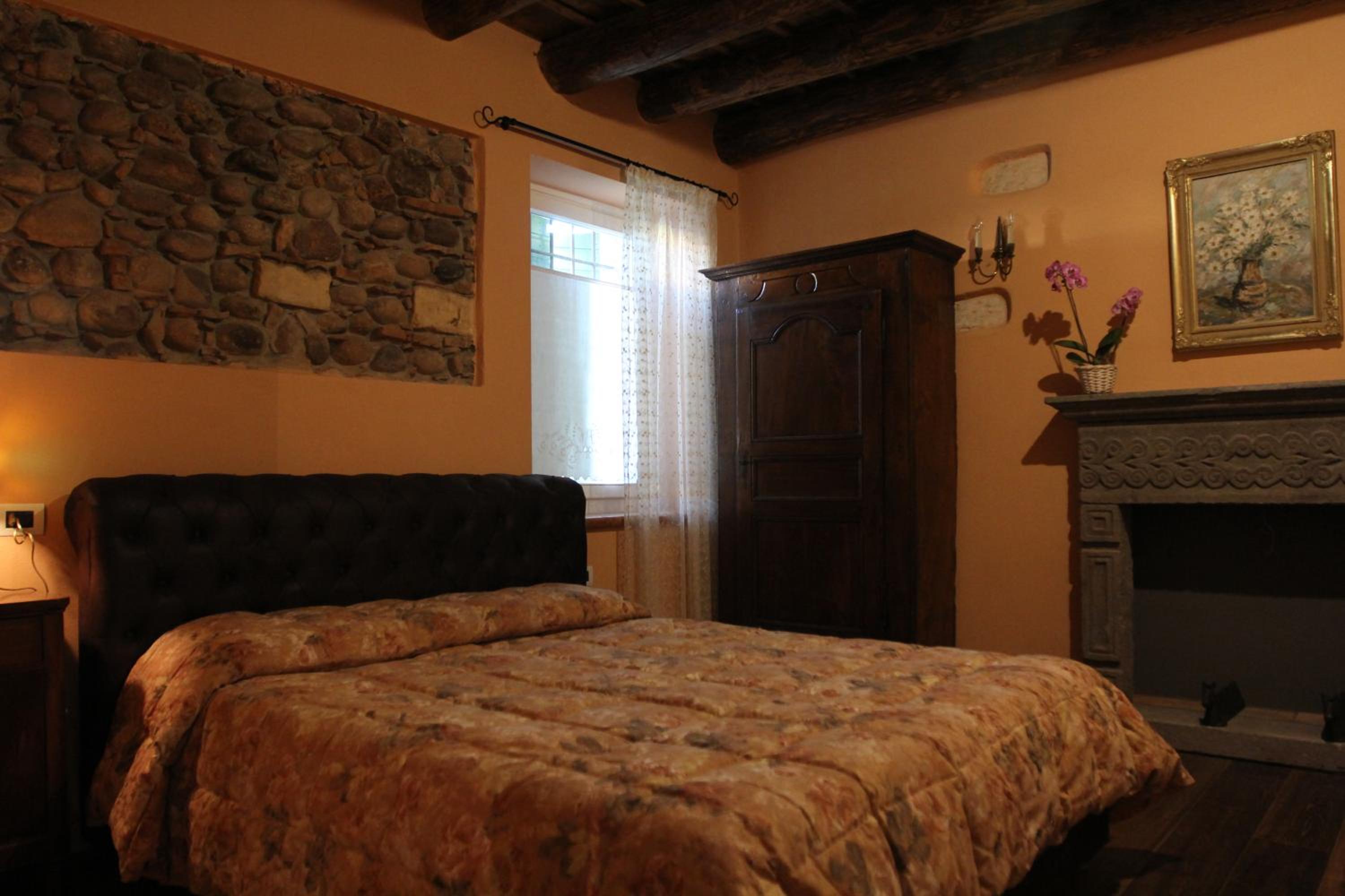 Double Room with Private Bathroom - Photo 6