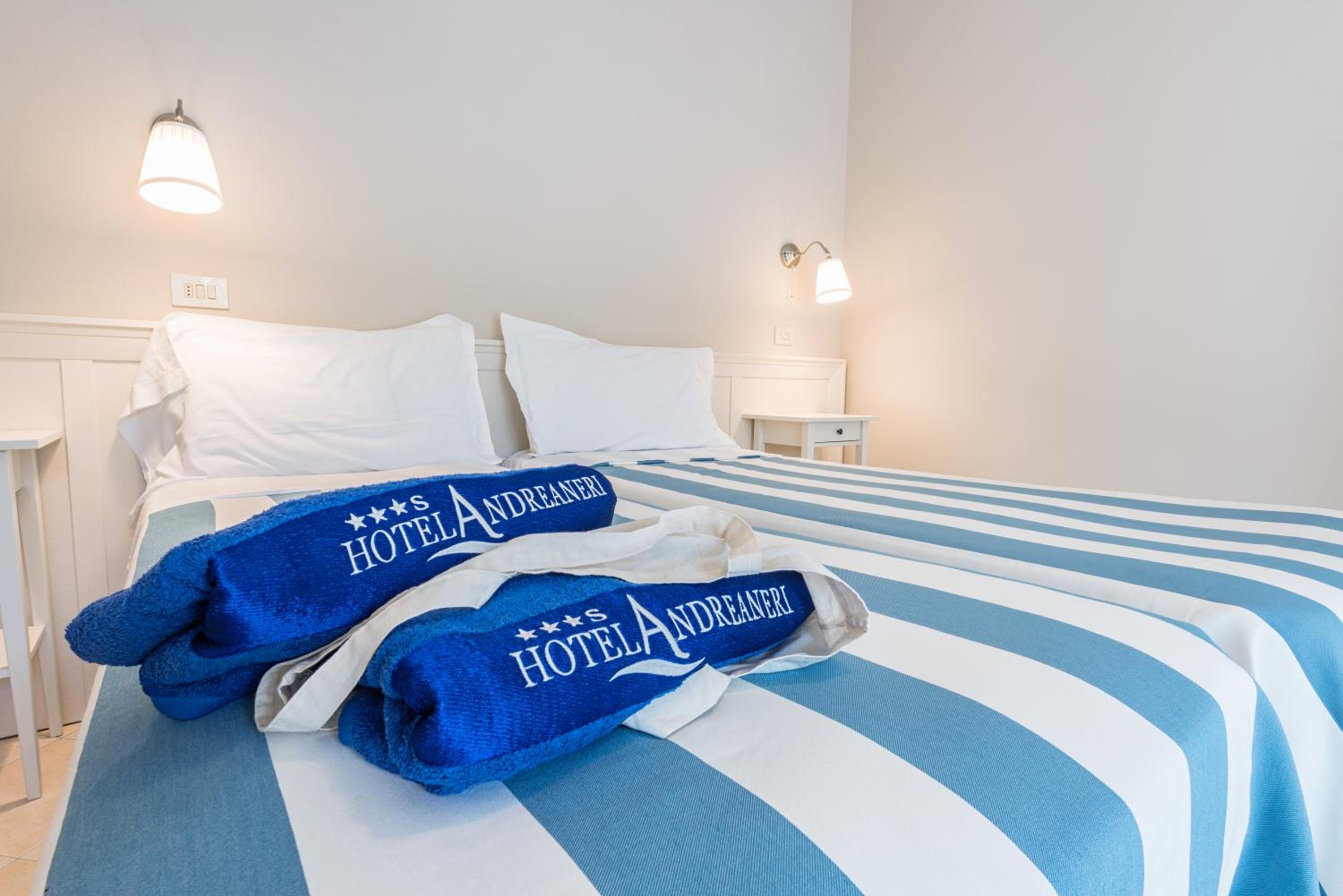 Double or Twin Room - Photo 3