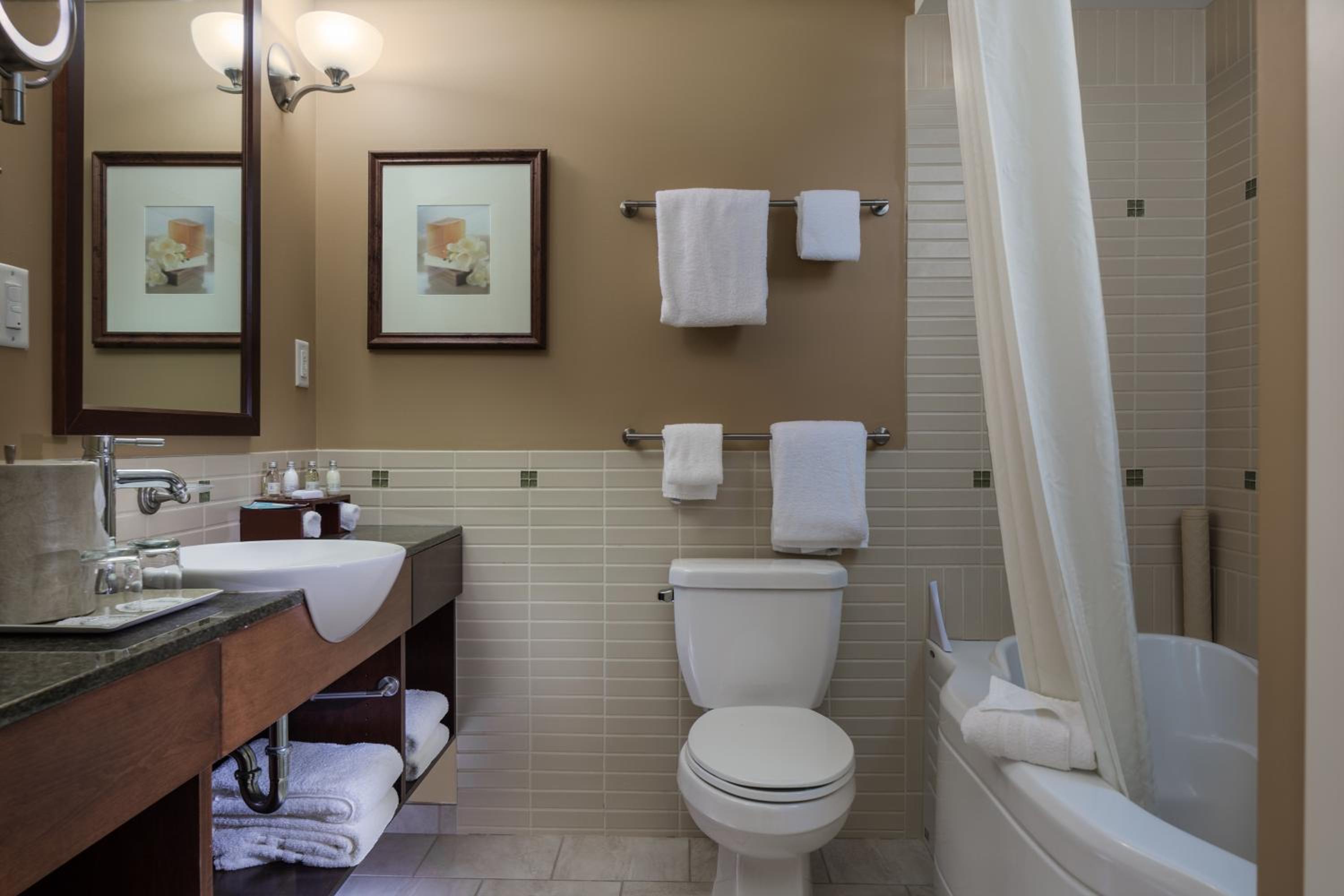 Two-Bedroom Suite with Bluff View photo 3