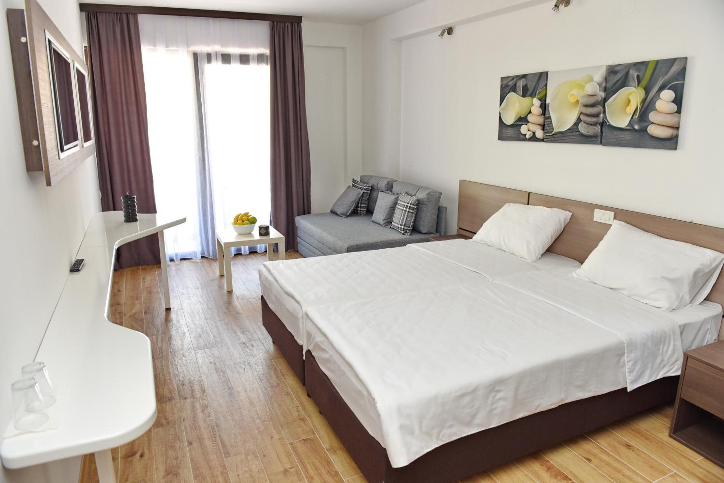 Junior Suite with Balcony photo 1