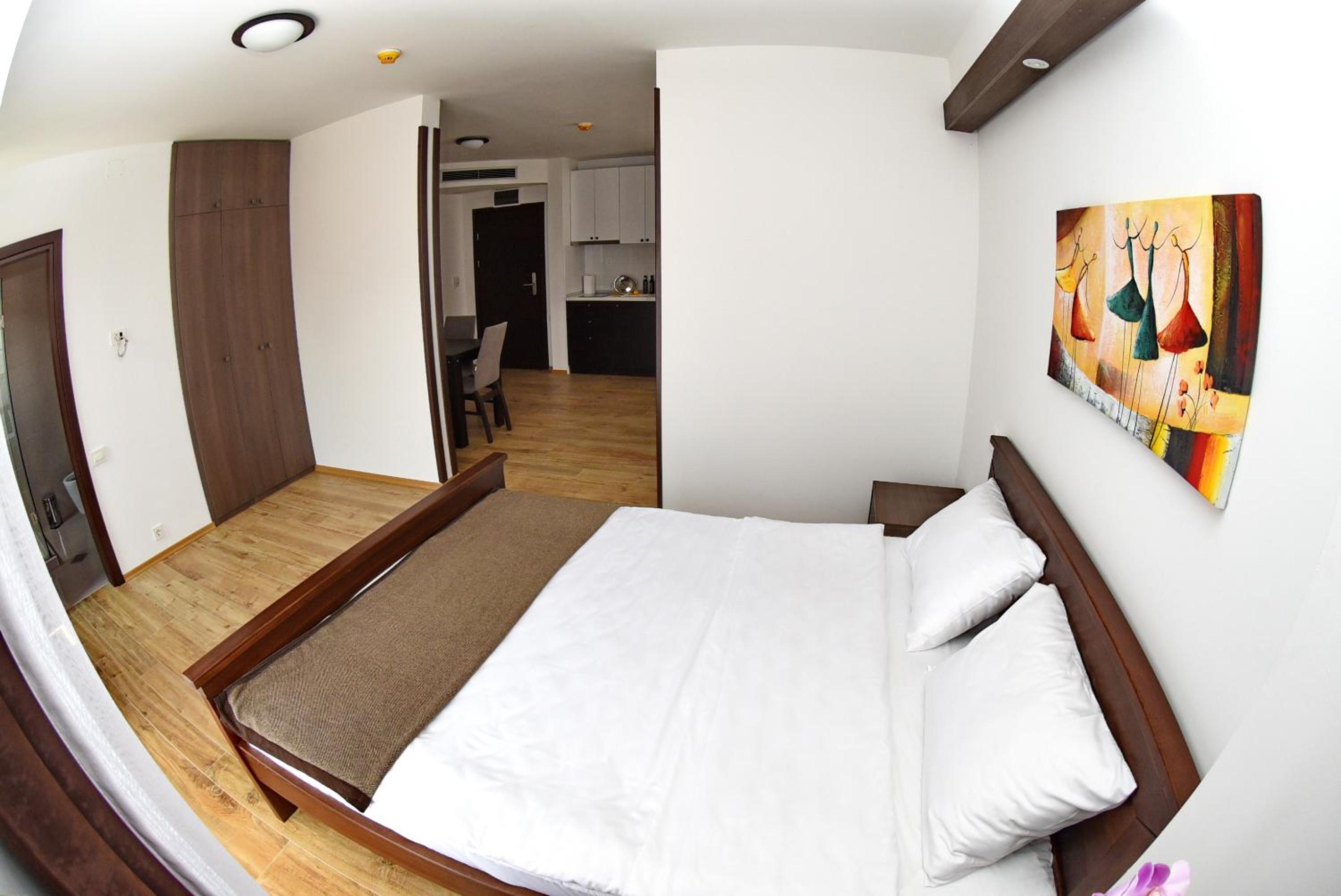 Deluxe Studio with Balcony photo 1