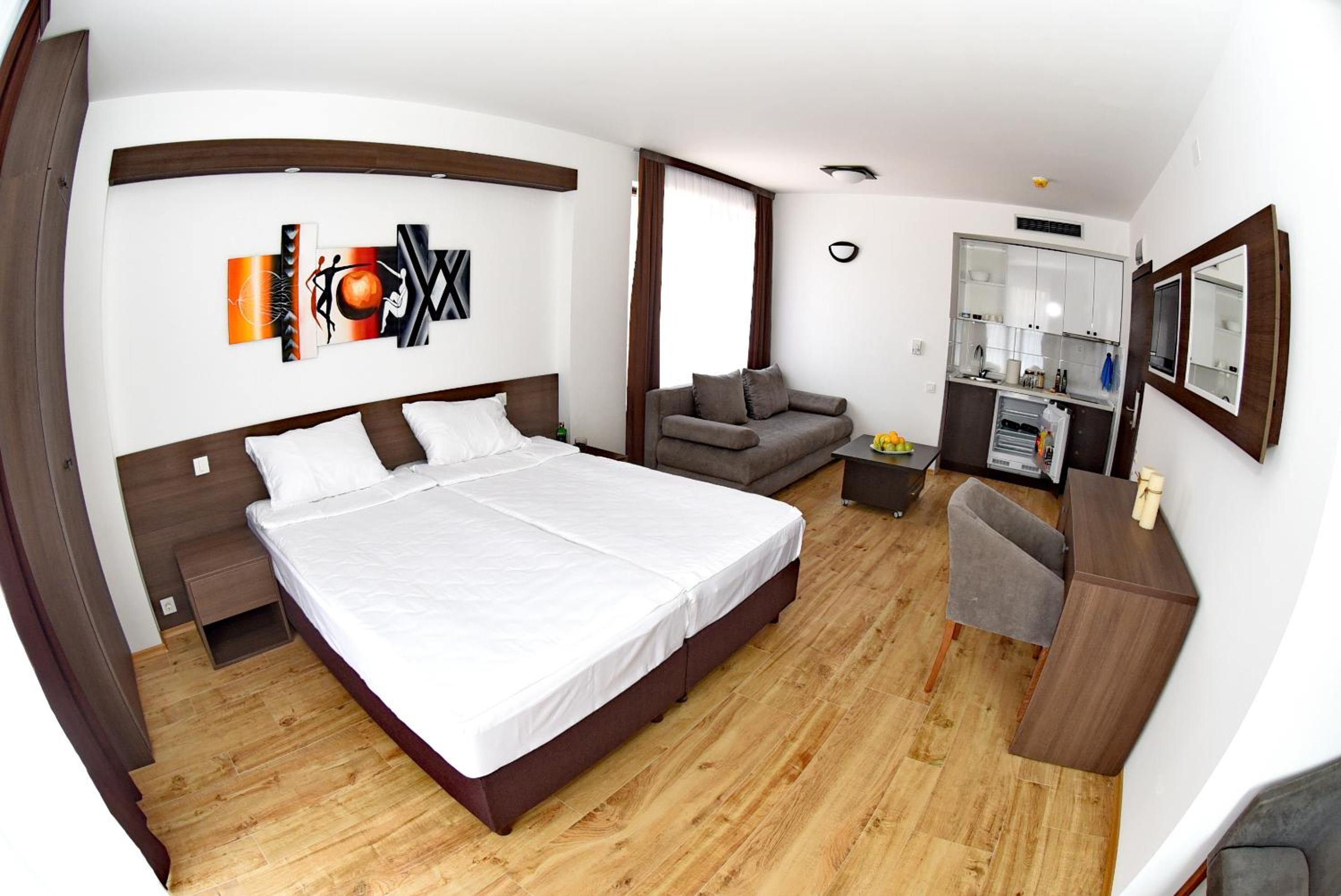 Studio with Balcony photo 1