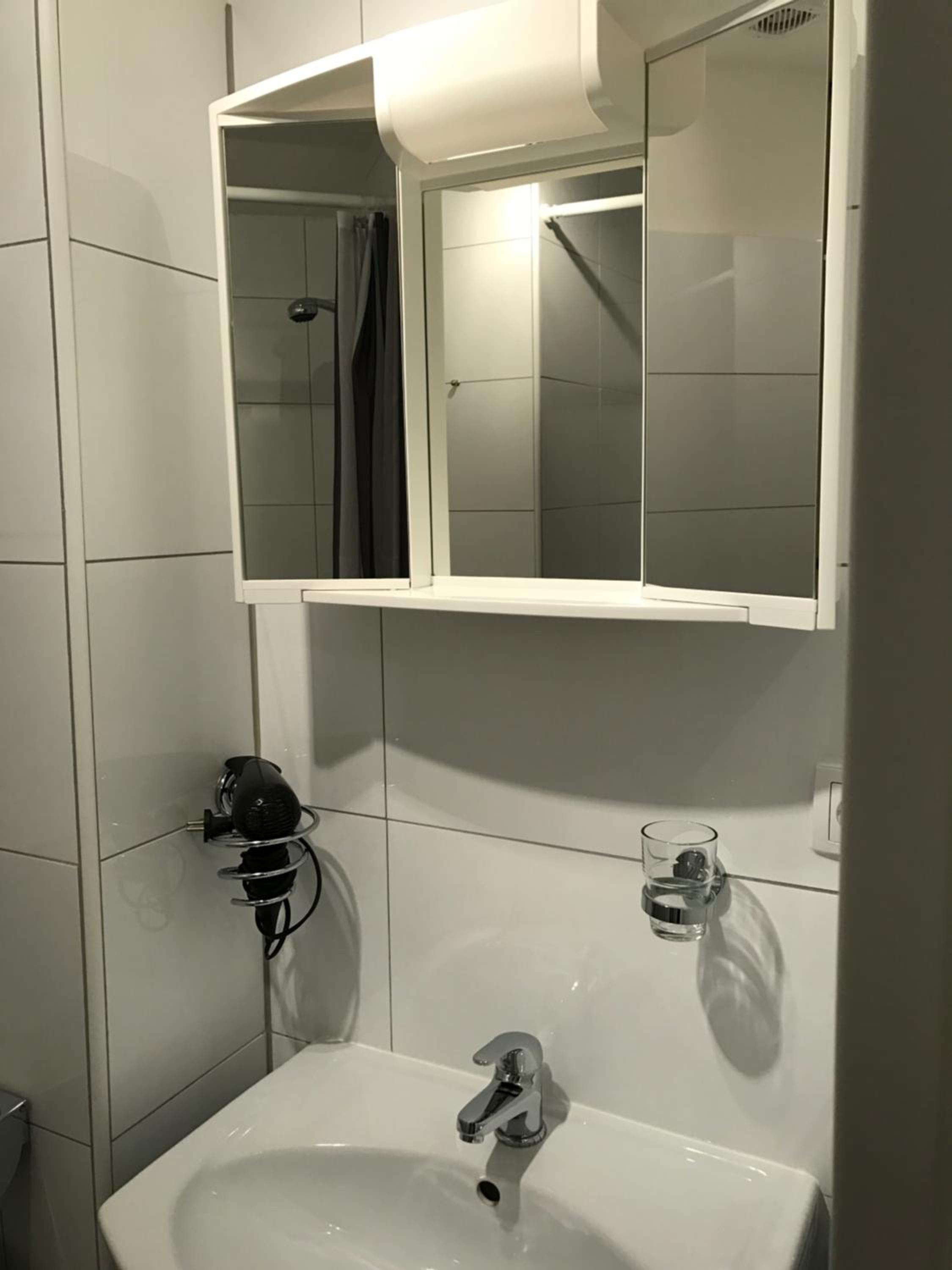 Double Room - Photo 7